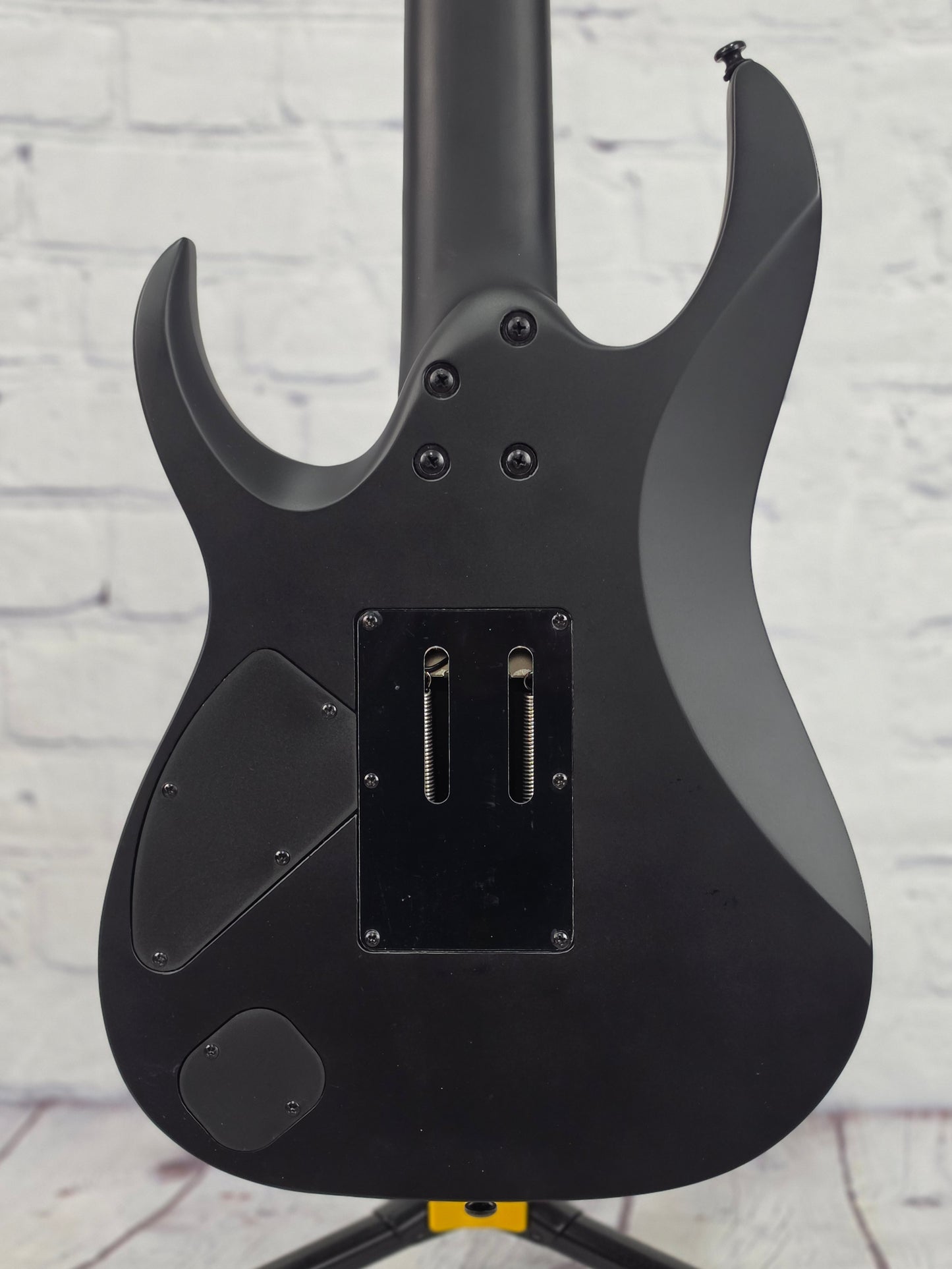 Ibanez K7 Korn K7YIN Munky Signature 7 String Electric Guitar Black