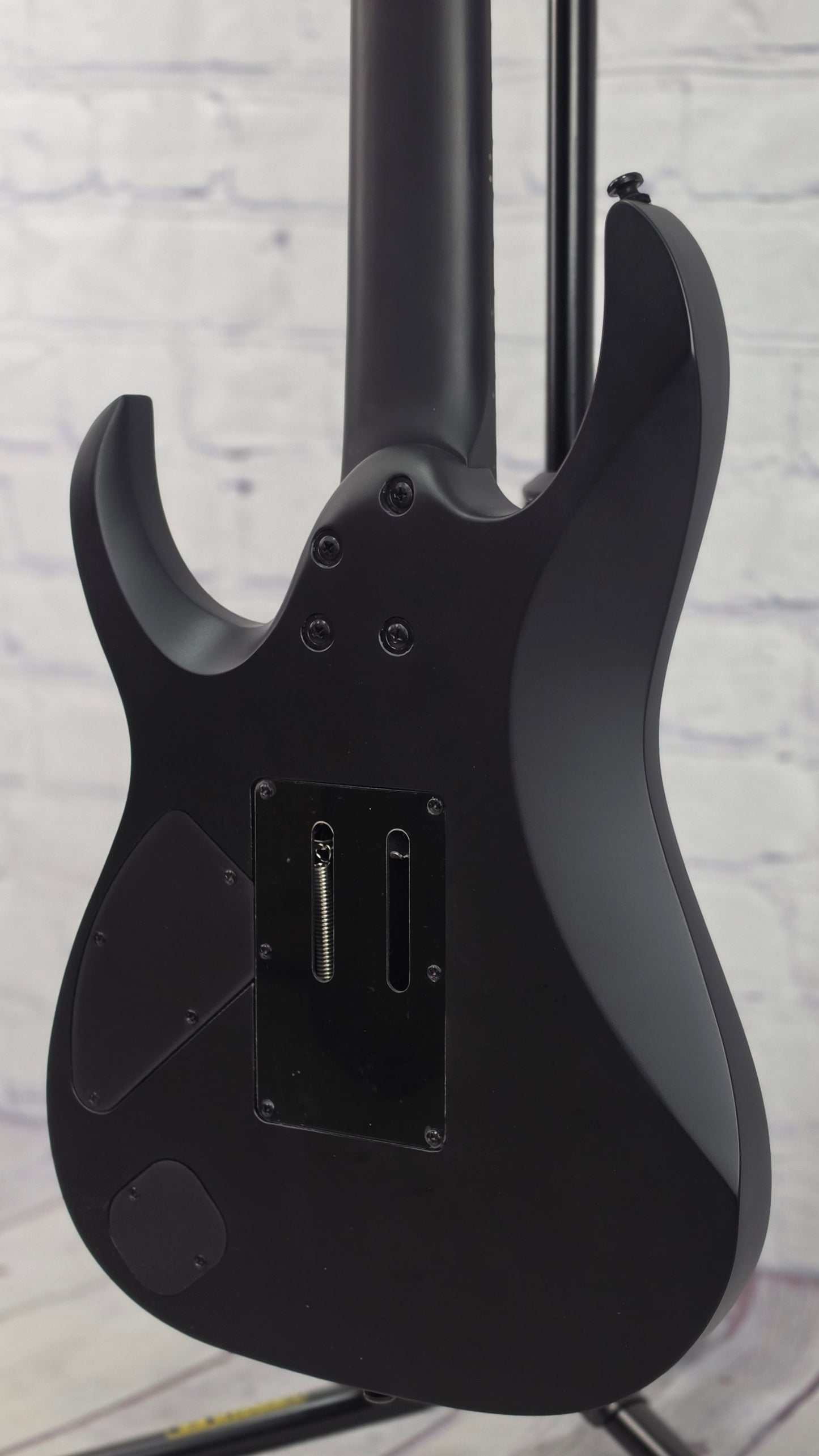 Ibanez K7 Korn K7YIN Munky Signature 7 String Electric Guitar Black