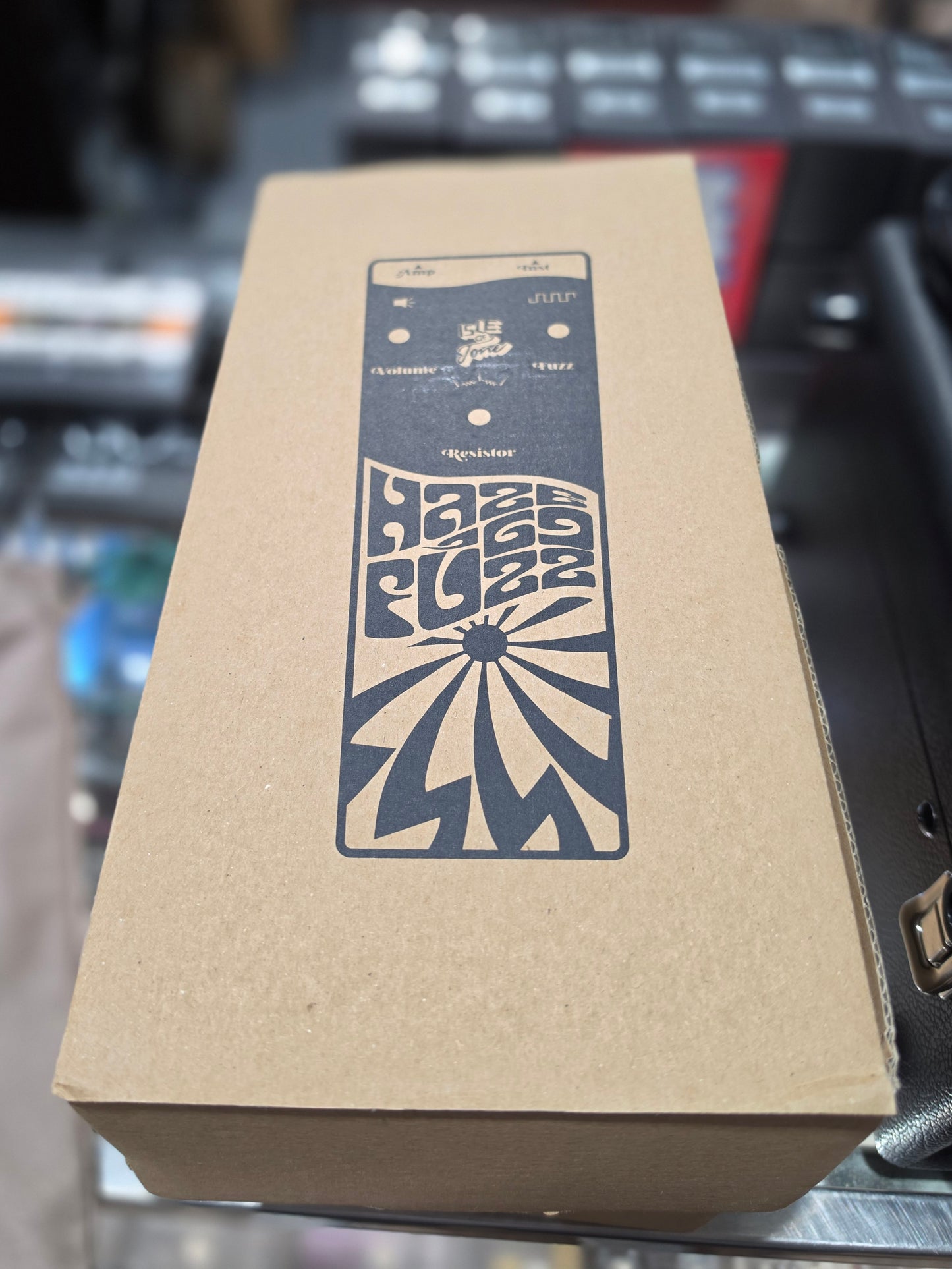 USED Isle of Tone Haze 69 Fuzz Pedal Big Premium Package