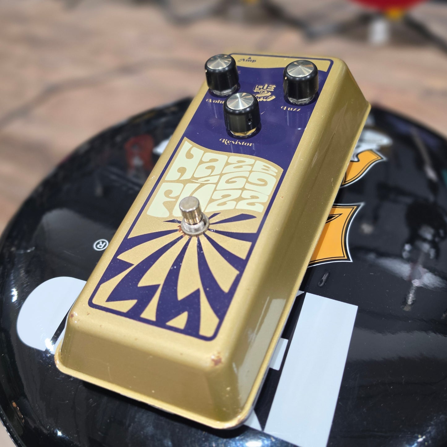 USED Isle of Tone Haze 69 Fuzz Pedal Big Premium Package