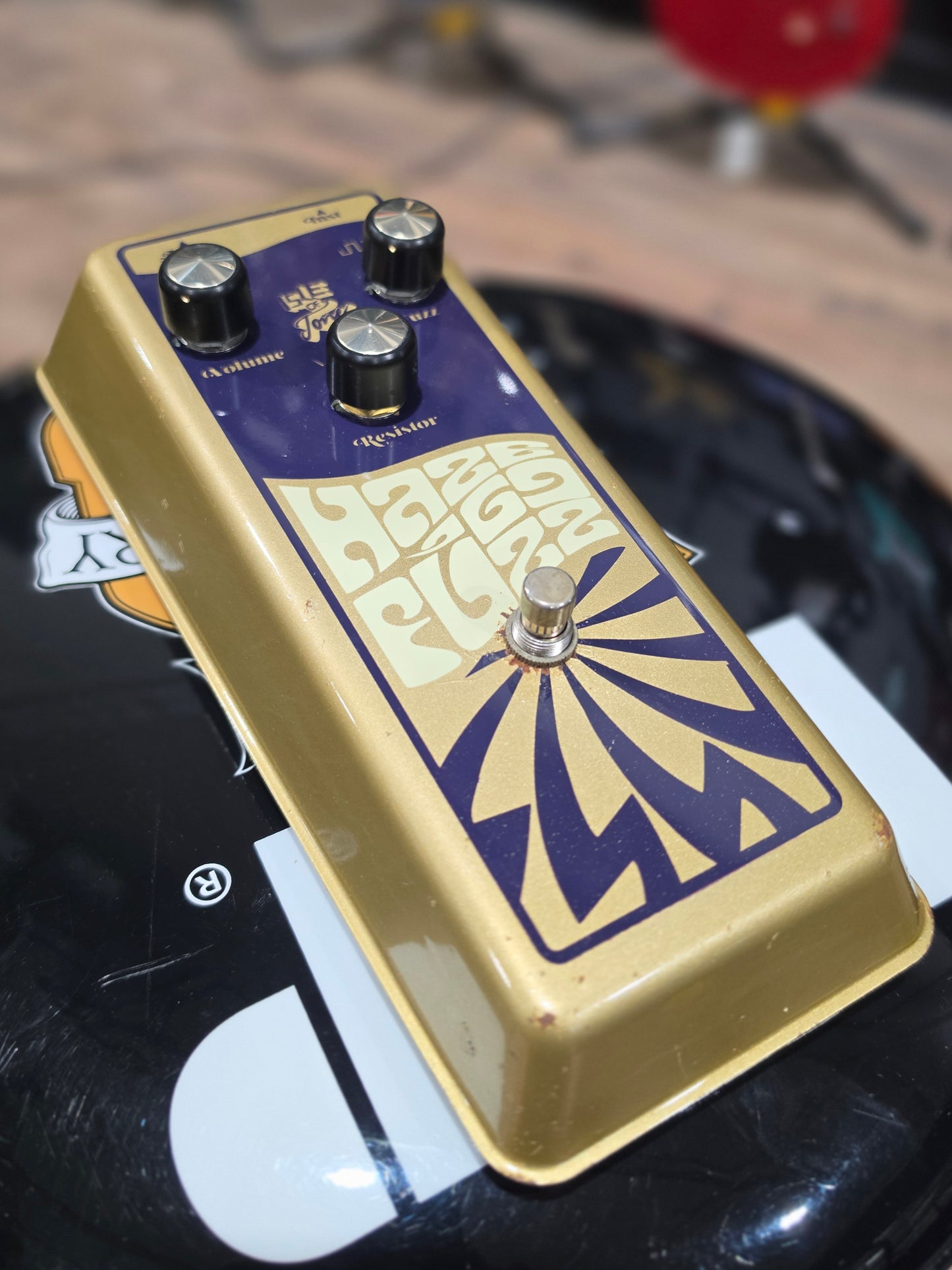 USED Isle of Tone Haze 69 Fuzz Pedal Big Premium Package