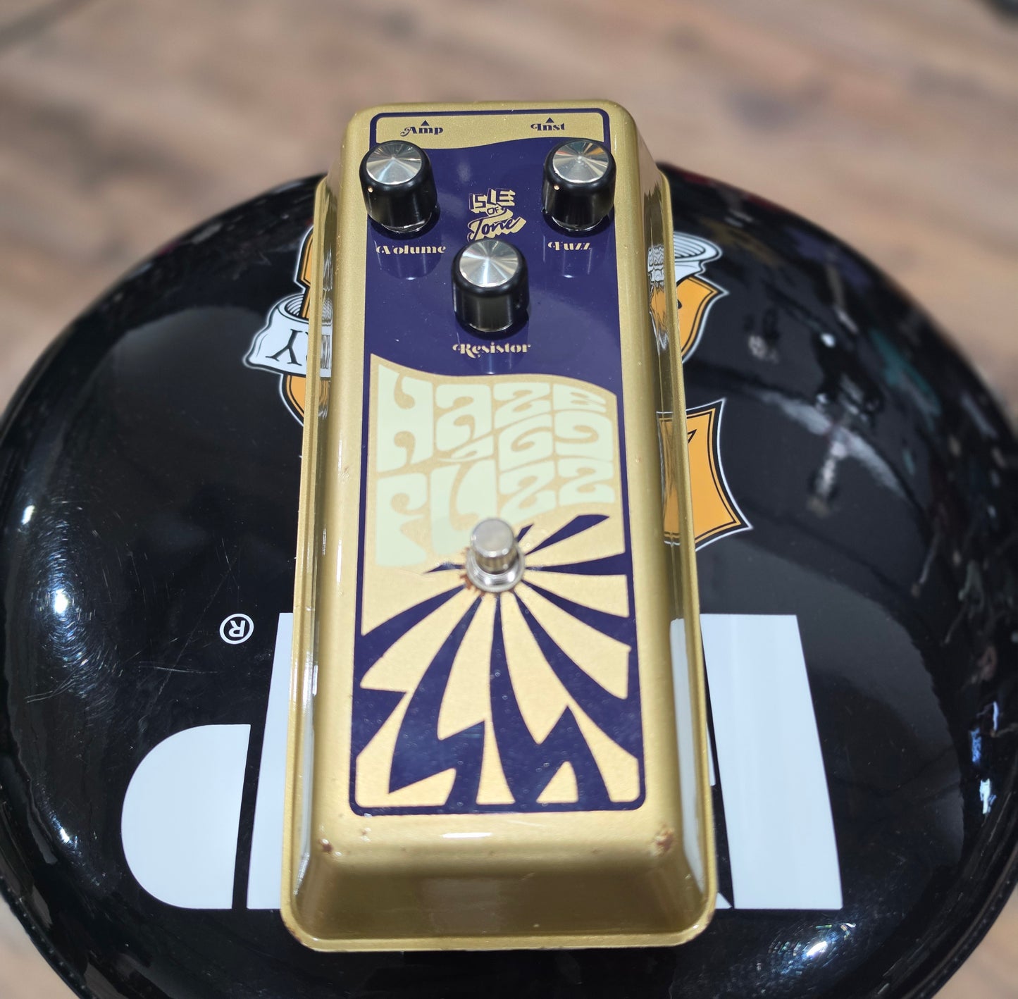 USED Isle of Tone Haze 69 Fuzz Pedal Big Premium Package