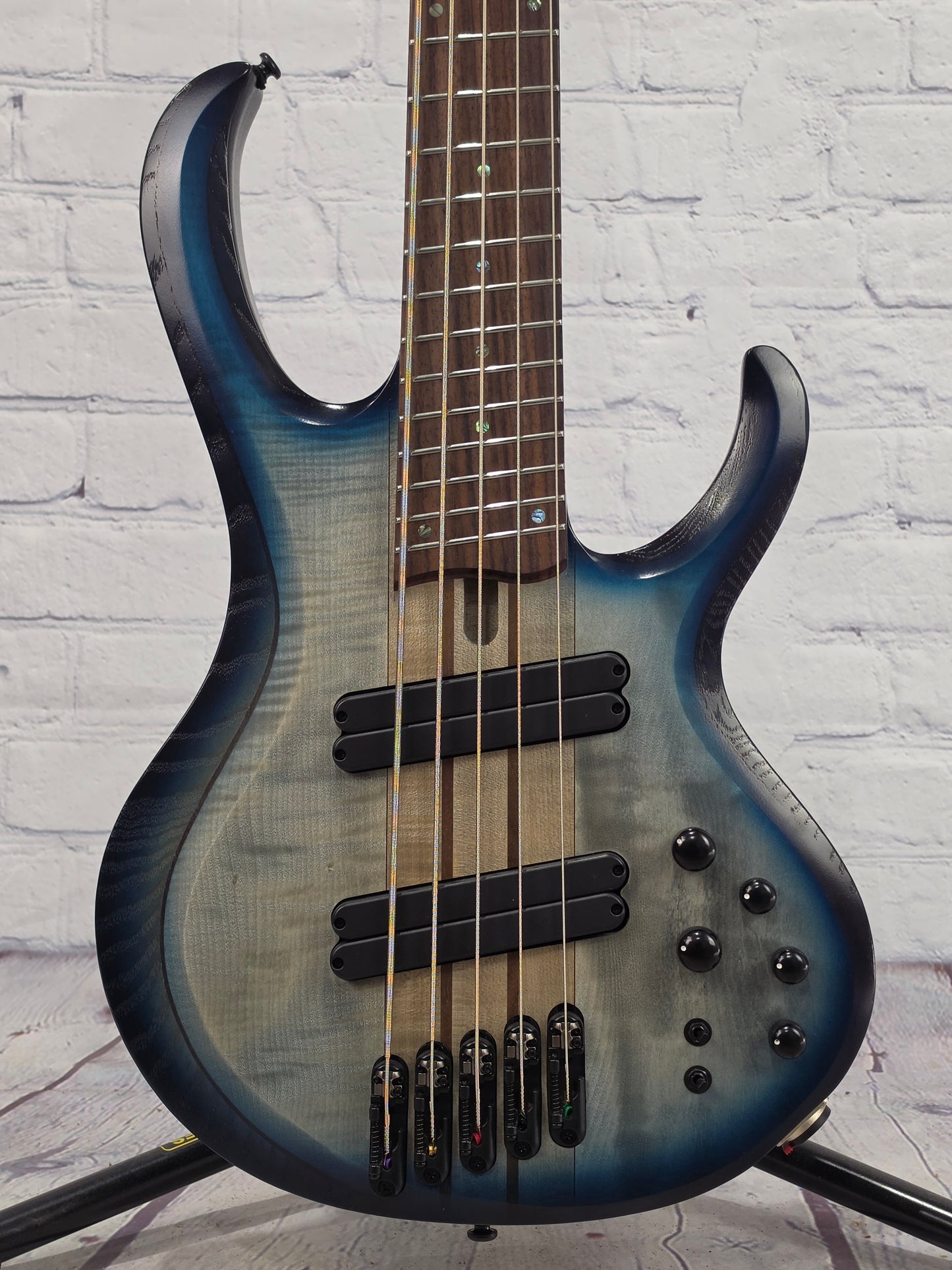 USED Ibanez Bass Workshop BTB605LM BKF 5 String Multiscale Bass Cosmic Starburst Low Gloss