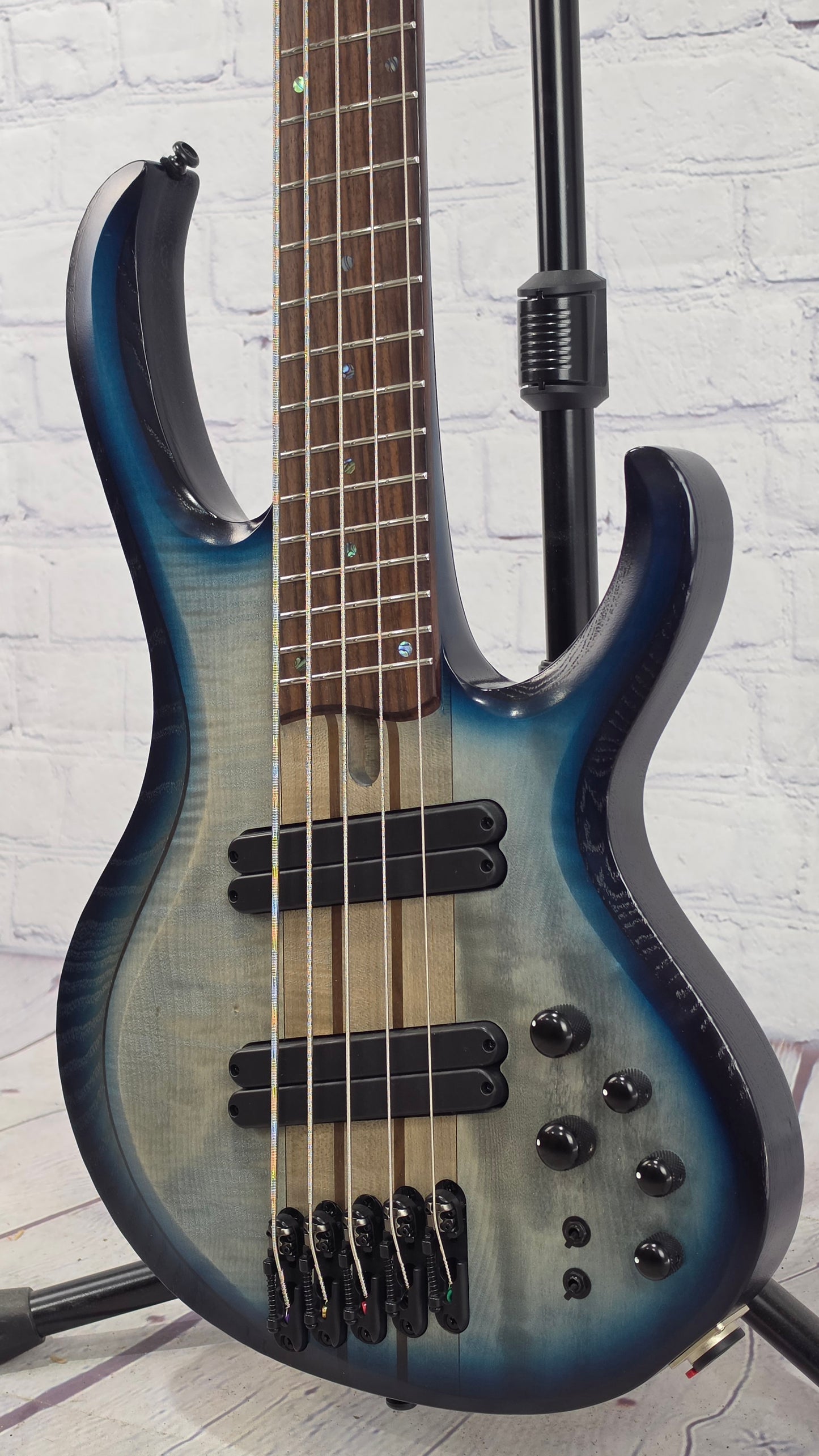 USED Ibanez Bass Workshop BTB605LM BKF 5 String Multiscale Bass Cosmic Starburst Low Gloss