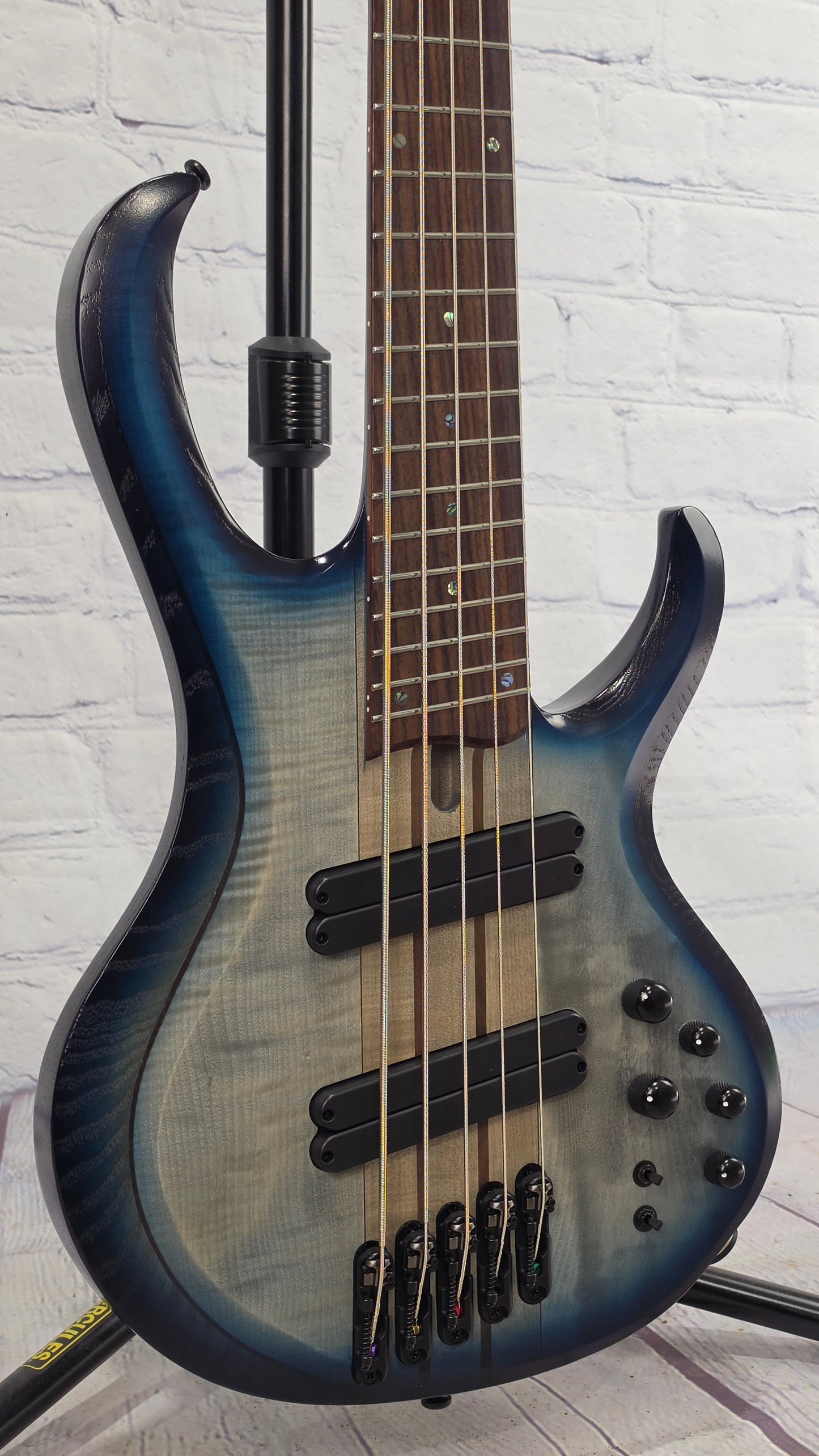 USED Ibanez Bass Workshop BTB605LM BKF 5 String Multiscale Bass Cosmic Starburst Low Gloss