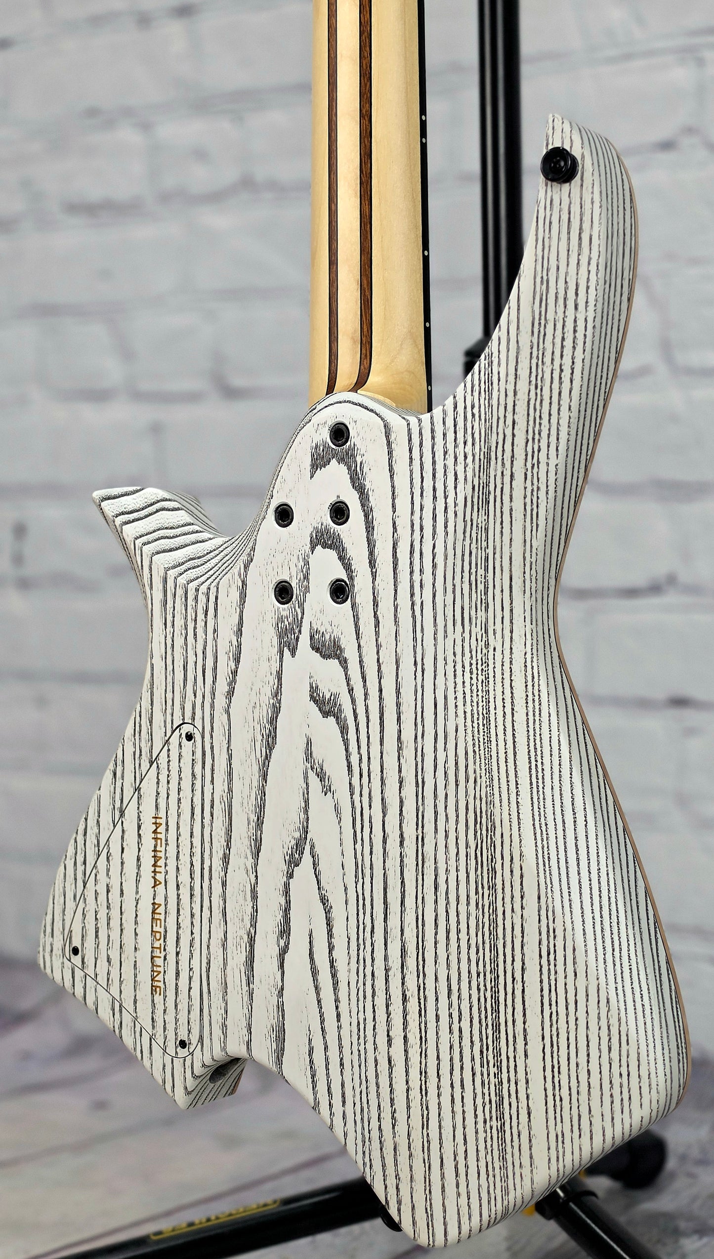 Infinia Guitars Neptune Headless 26.5" 7 String Electric Guitar Lunar White Quilt Maple