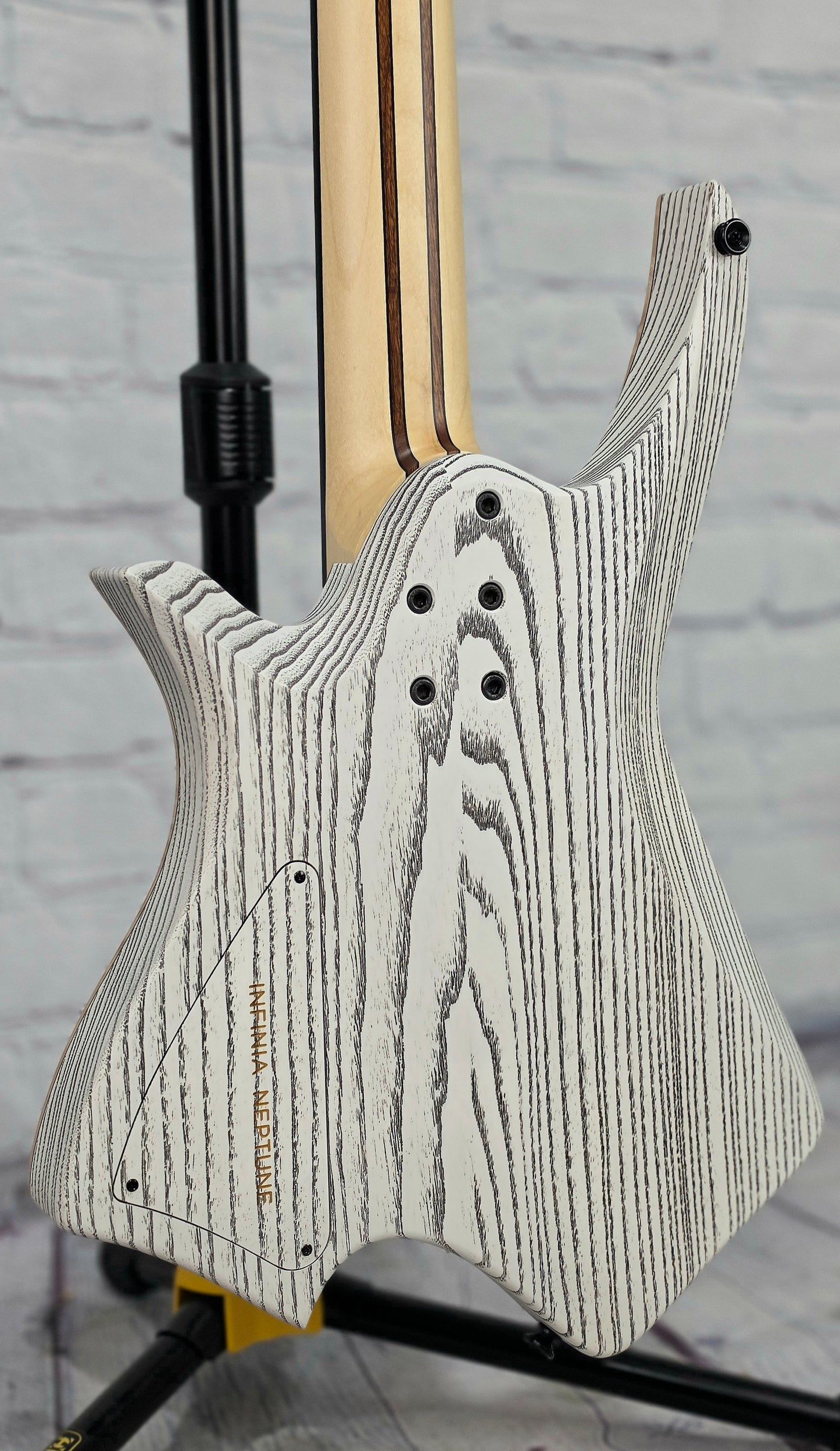 Infinia Guitars Neptune Headless 26.5" 7 String Electric Guitar Lunar White Quilt Maple