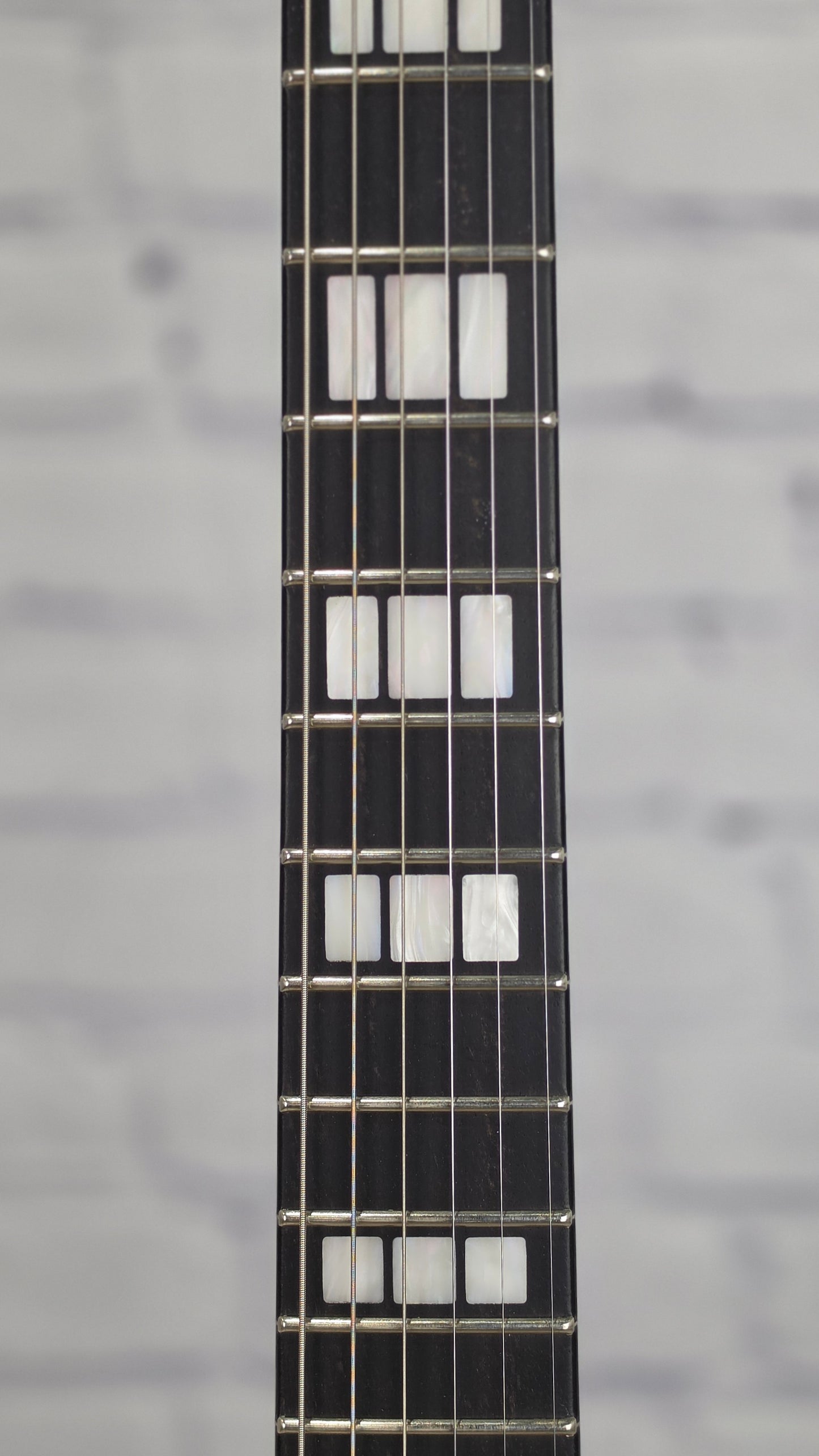 EVH Guitars SA-126 Special 6 String Electric Guitar Platinum Pearl Metallic
