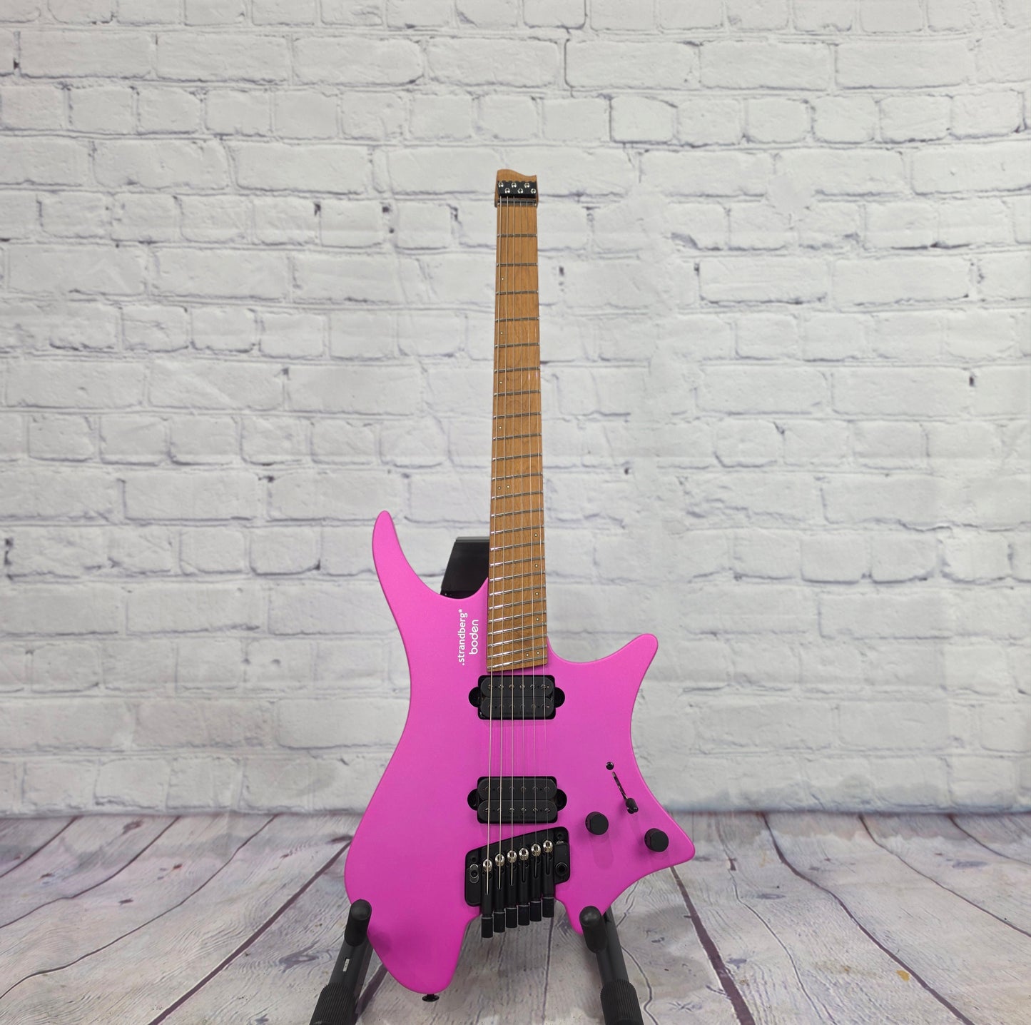 Strandberg Boden Standard N2.6T Tremolo 6 String Electric Guitar Electric Fuchsia Metallic