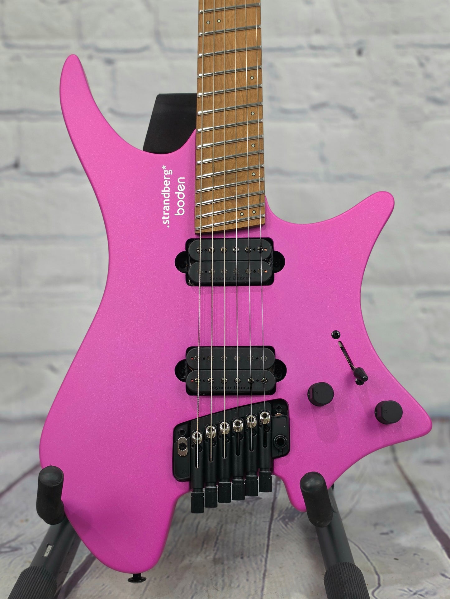 Strandberg Boden Standard N2.6T Tremolo 6 String Electric Guitar Electric Fuchsia Metallic