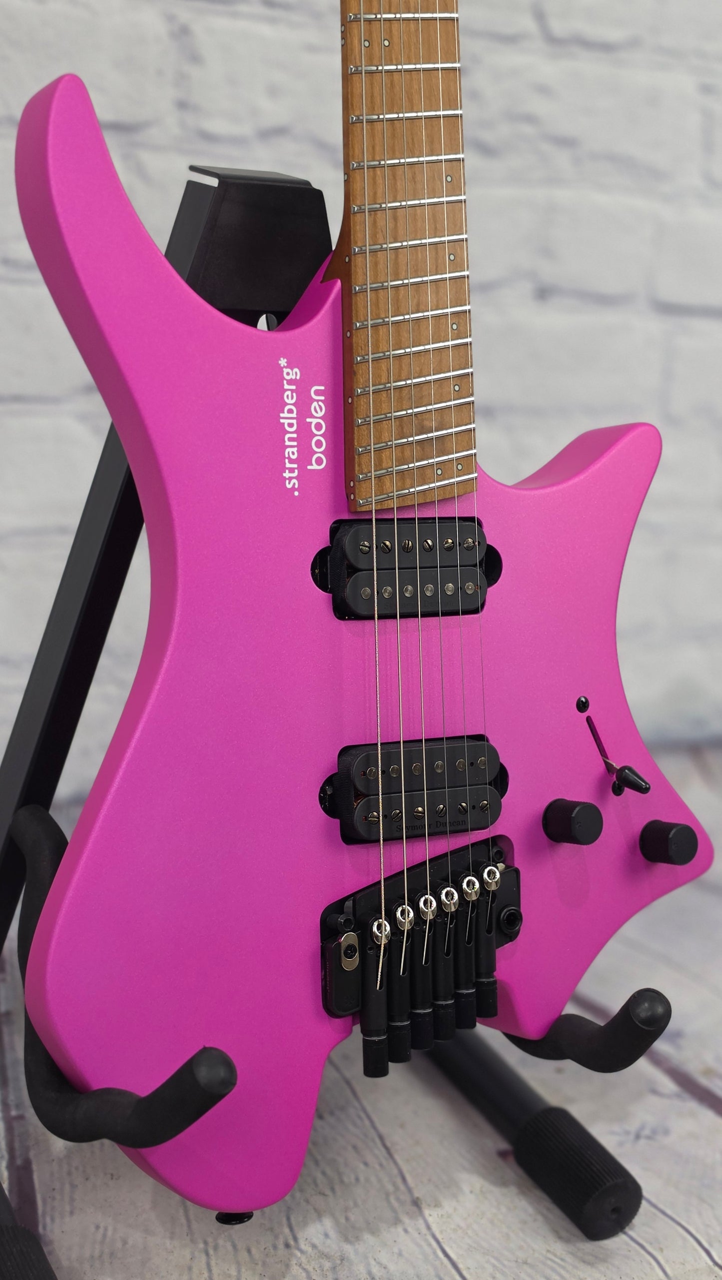 Strandberg Boden Standard N2.6T Tremolo 6 String Electric Guitar Electric Fuchsia Metallic
