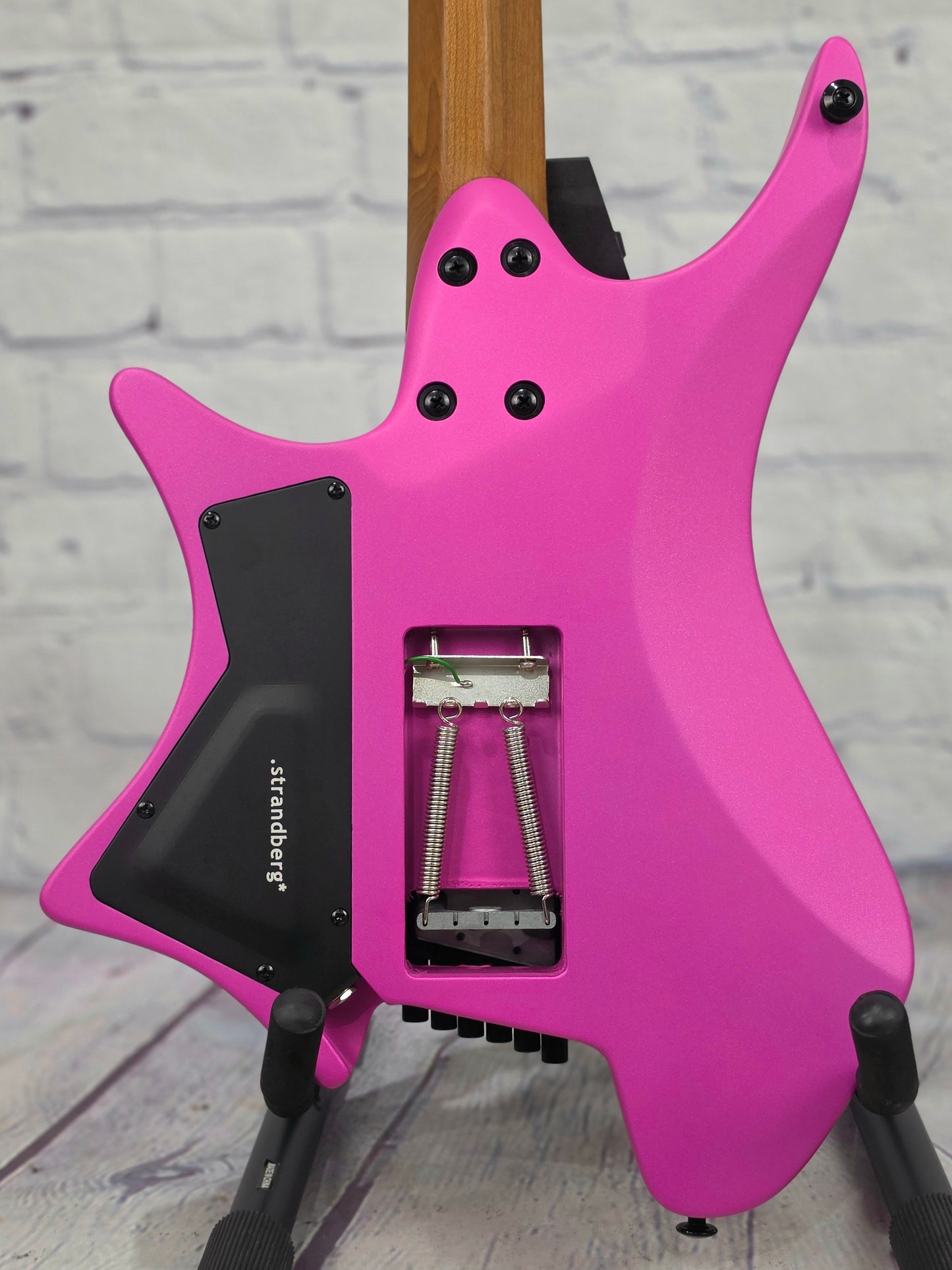 Strandberg Boden Standard N2.6T Tremolo 6 String Electric Guitar Electric Fuchsia Metallic