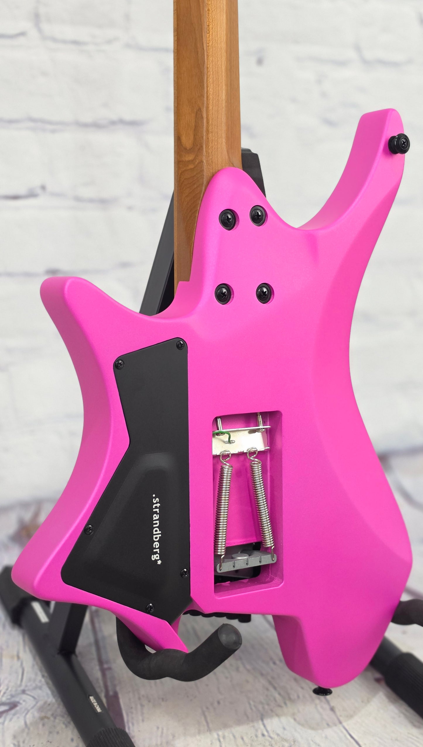 Strandberg Boden Standard N2.6T Tremolo 6 String Electric Guitar Electric Fuchsia Metallic
