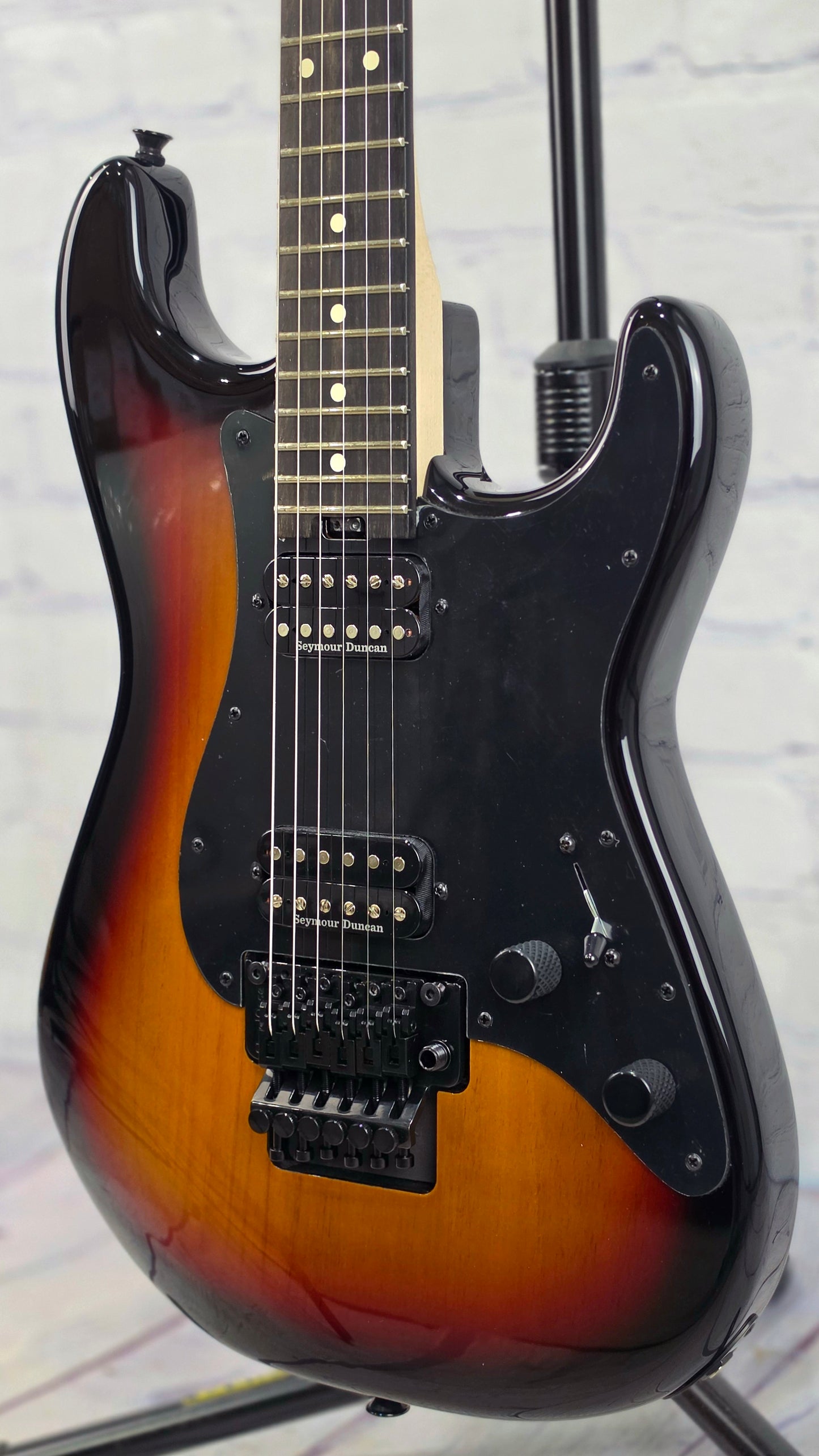 Charvel Pro-Mod So-Cal Style 1 HH FR 6 String Electric Guitar Three-Tone Sunburst
