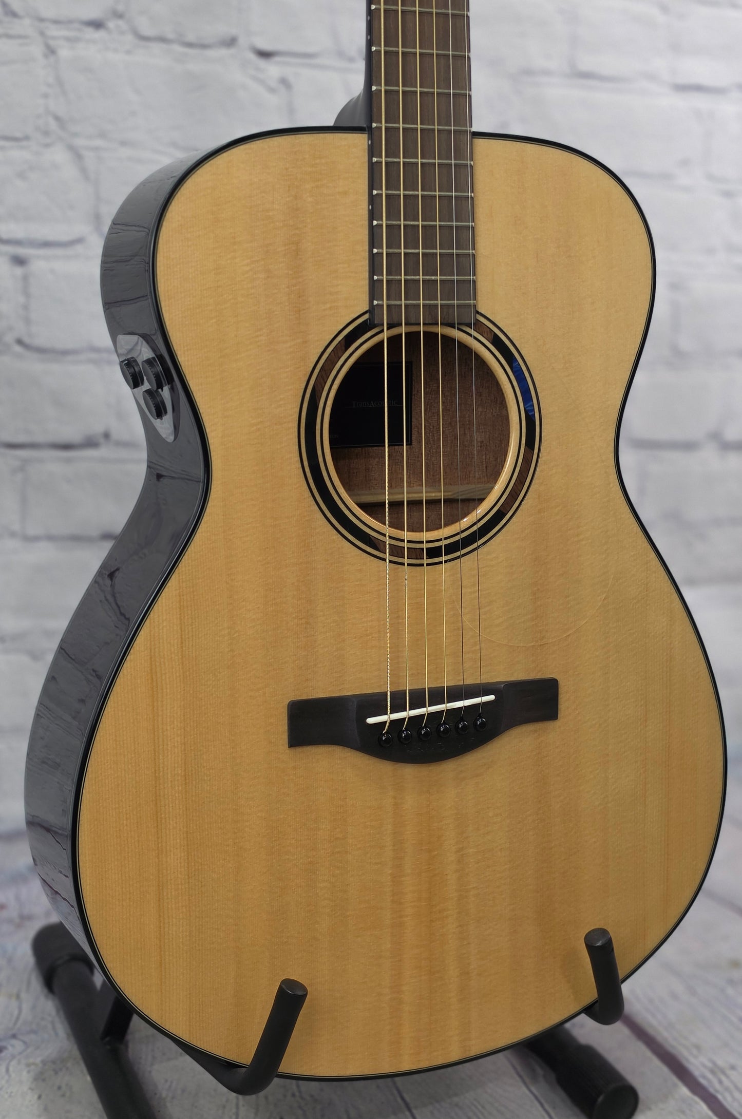 Yamaha TransAcoustic TAS1E 6 String Acoustic Guitar (Gen 2) Natural