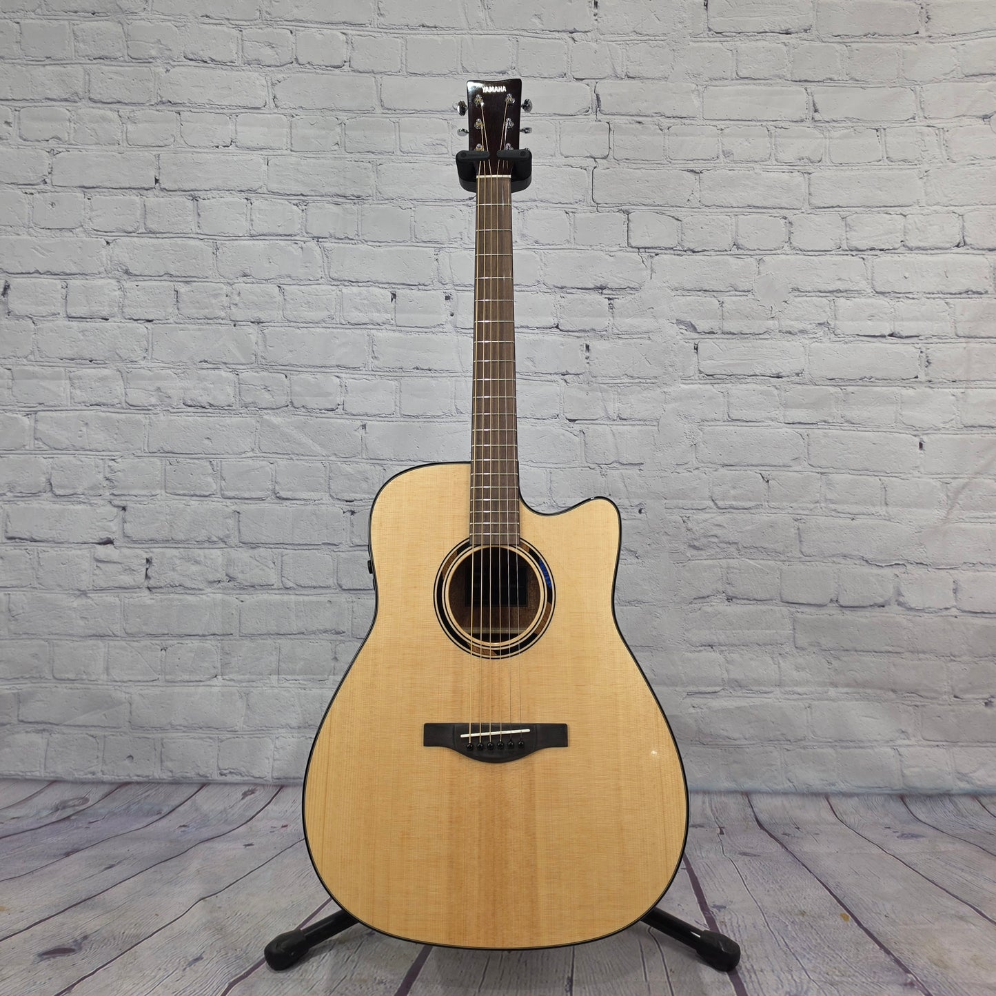 Yamaha Guitars TransAcoustic TAG1C NAT 6 String Acoustic Guitar Natural