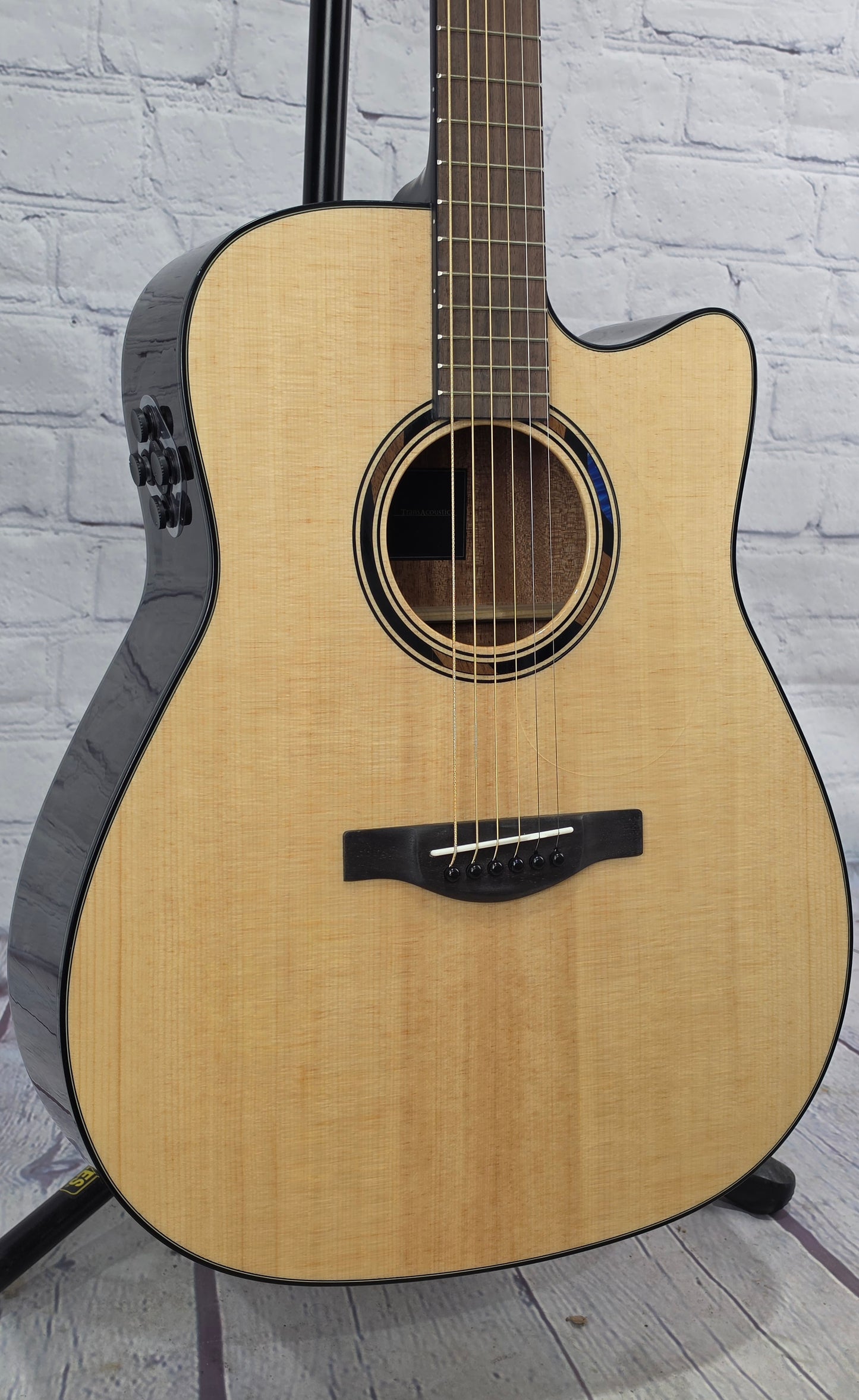 Yamaha Guitars TransAcoustic TAG1C NAT 6 String Acoustic Guitar Natural