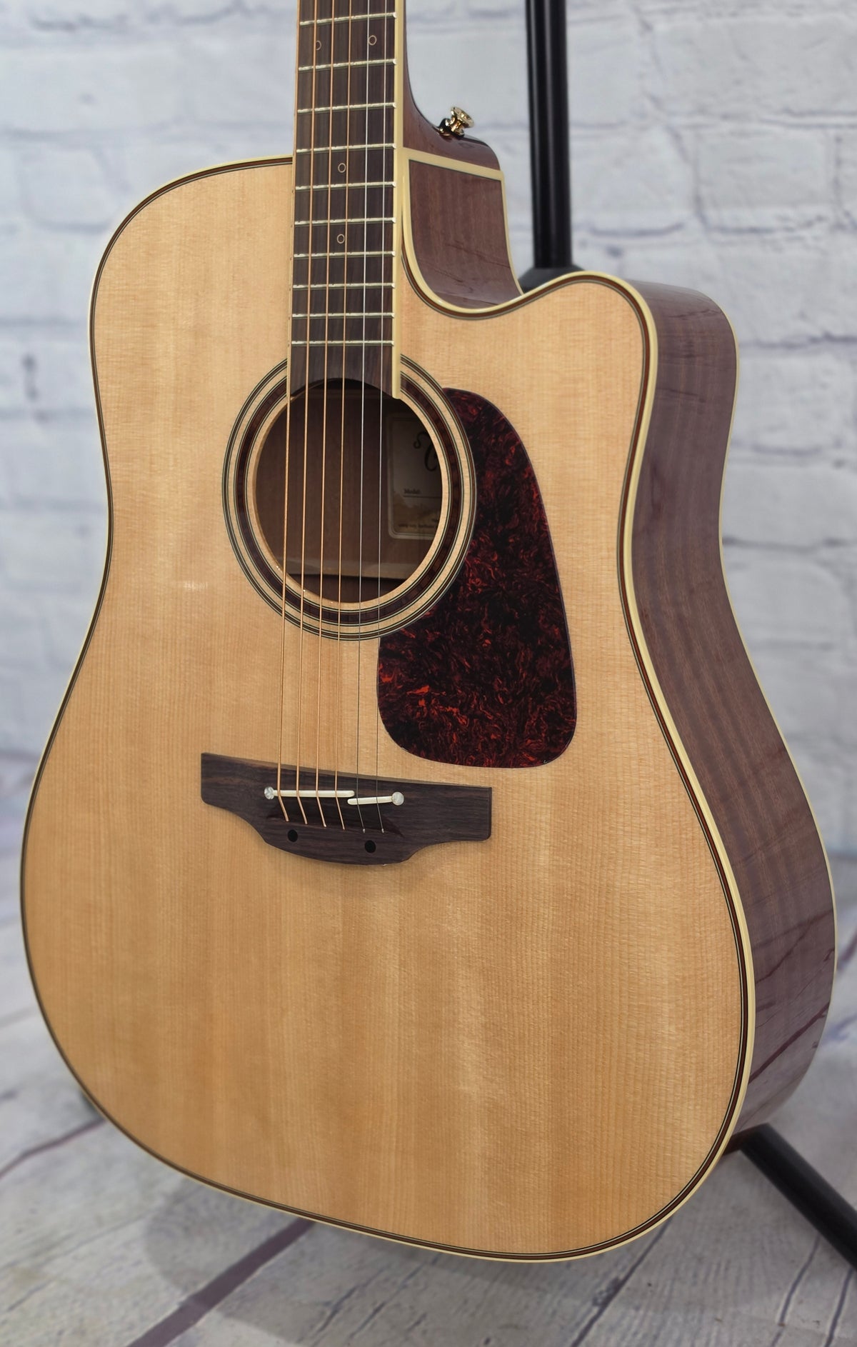 Takamine Pro Series P4DC Dreadnaught Acoustic Guitar Natural Gloss