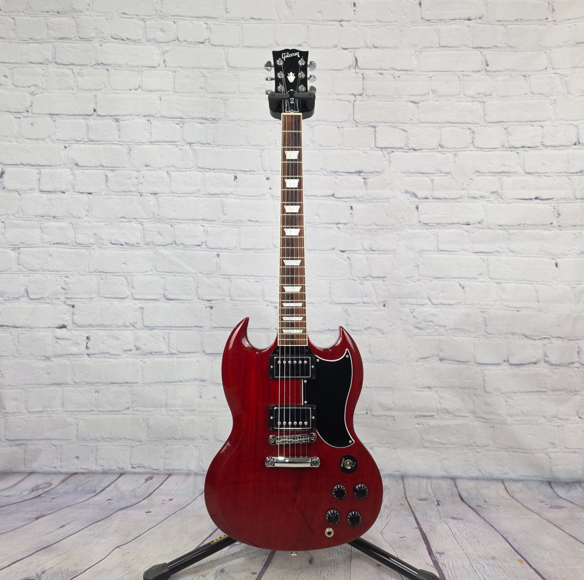 USED Gibson SG Standard 6 String Electric Guitar Heritage Cherry 2018