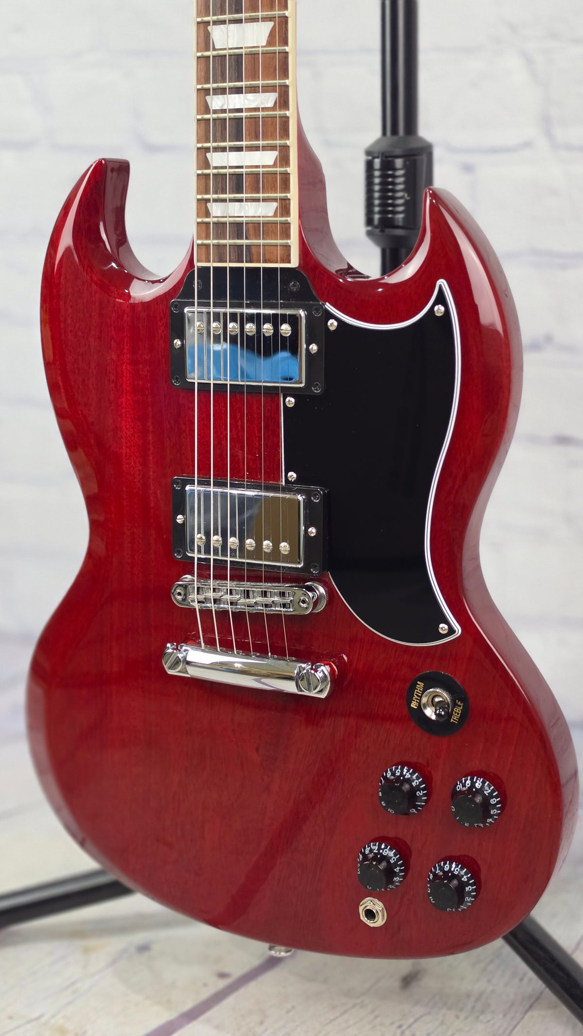 USED Gibson SG Standard 6 String Electric Guitar Heritage Cherry 2018