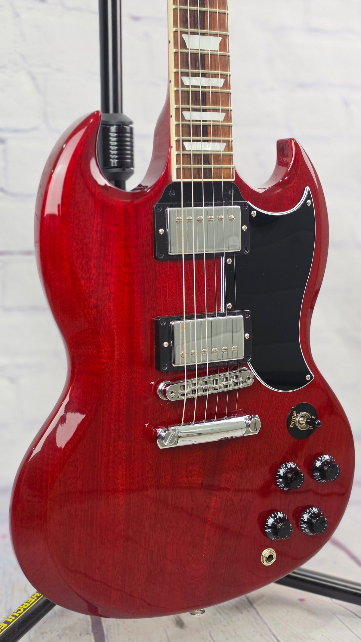 USED Gibson SG Standard 6 String Electric Guitar Heritage Cherry 2018