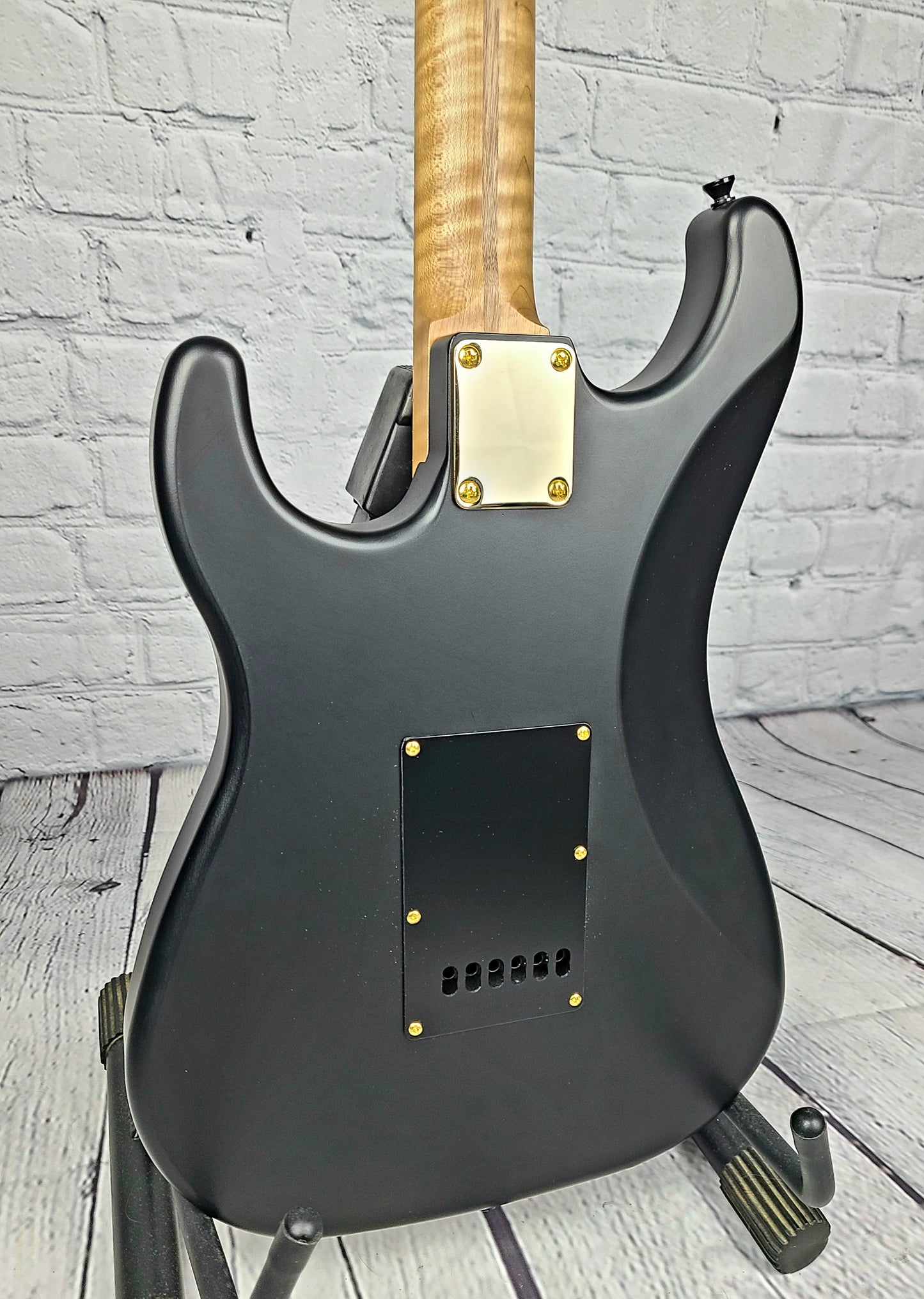 LsL Saticoy One HSS Limited Blackout - Roasted Maple Neck