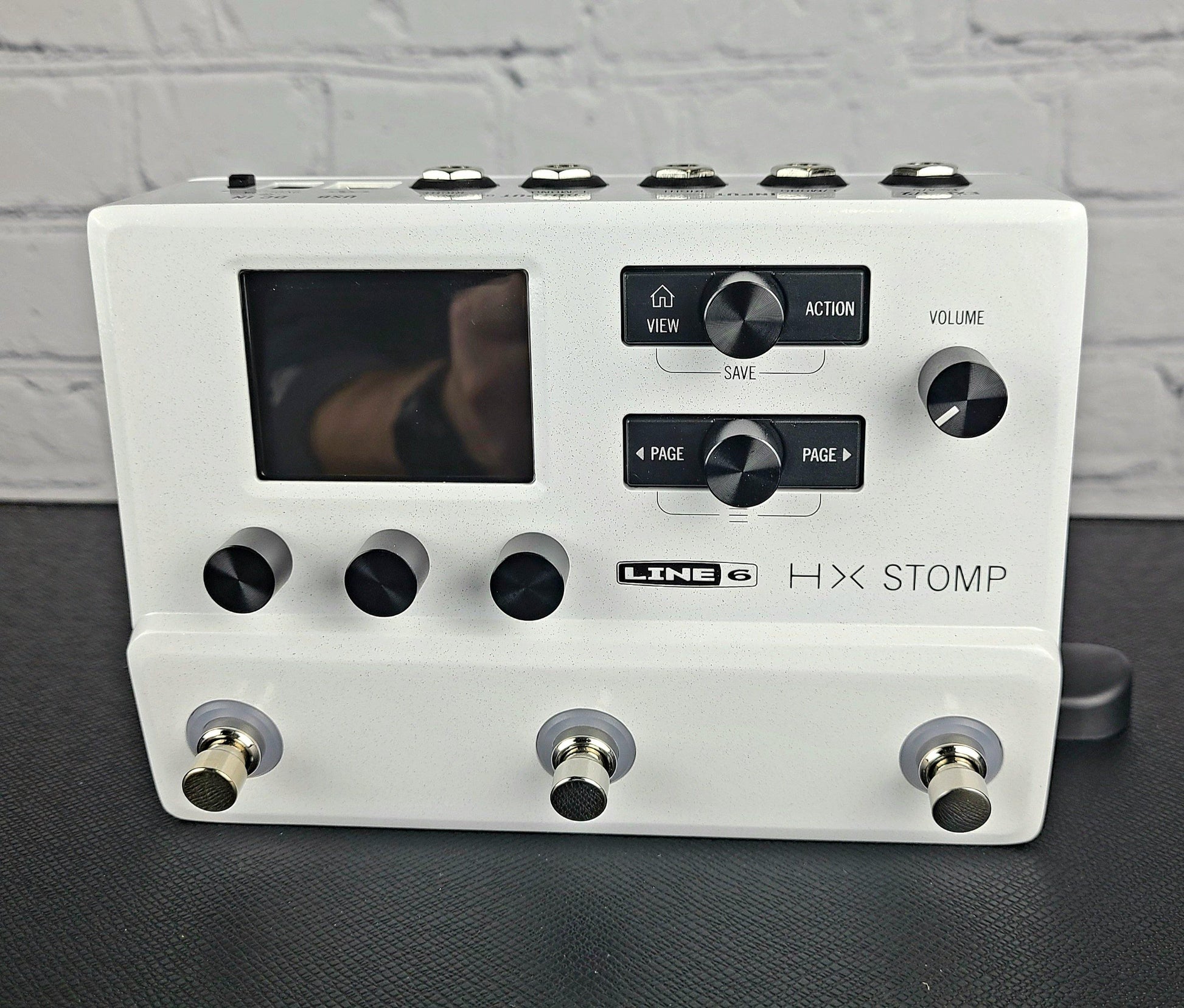 Line 6 HX Stomp Guitar Multi-Effects Pedal (Limited Edition White