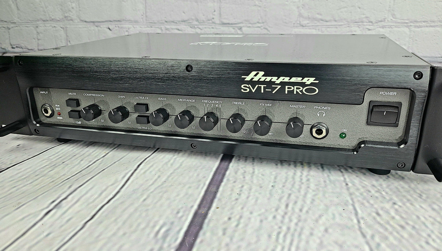 Ampeg SVT 7 Pro Bass Amp
