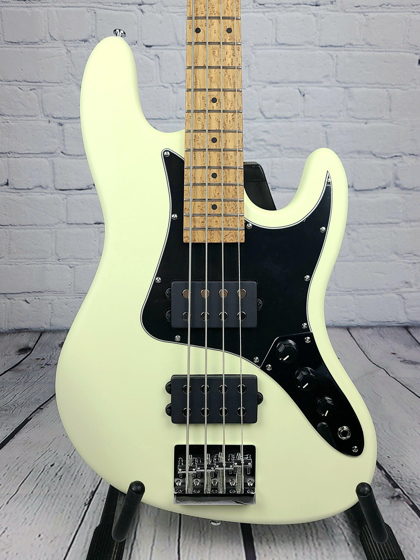 Balaguer Goliath Bass Vintage Satin White