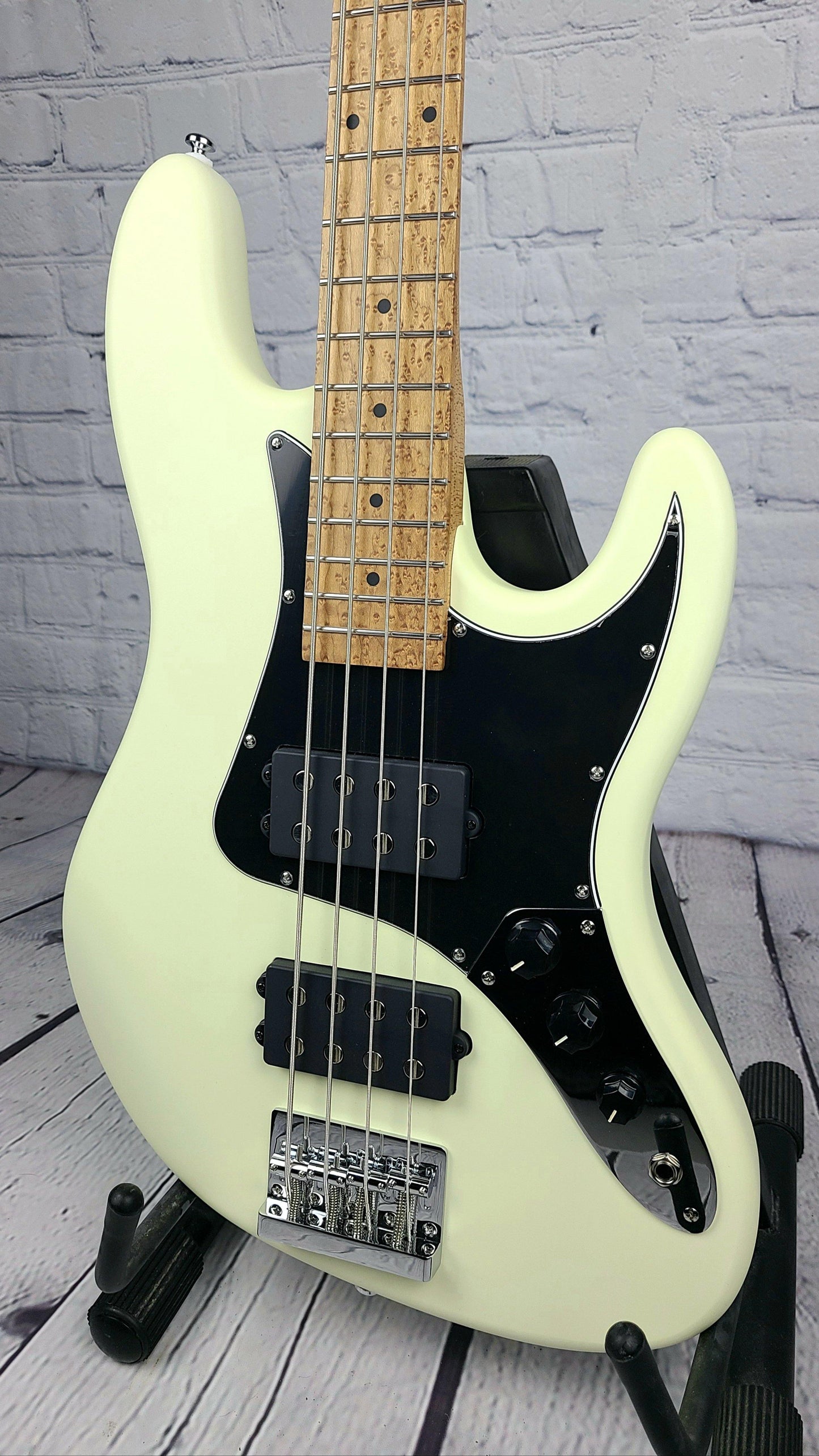 Balaguer Goliath Select Bass - Satin Vintage White w/Roasted Maple Neck - Guitar Brando