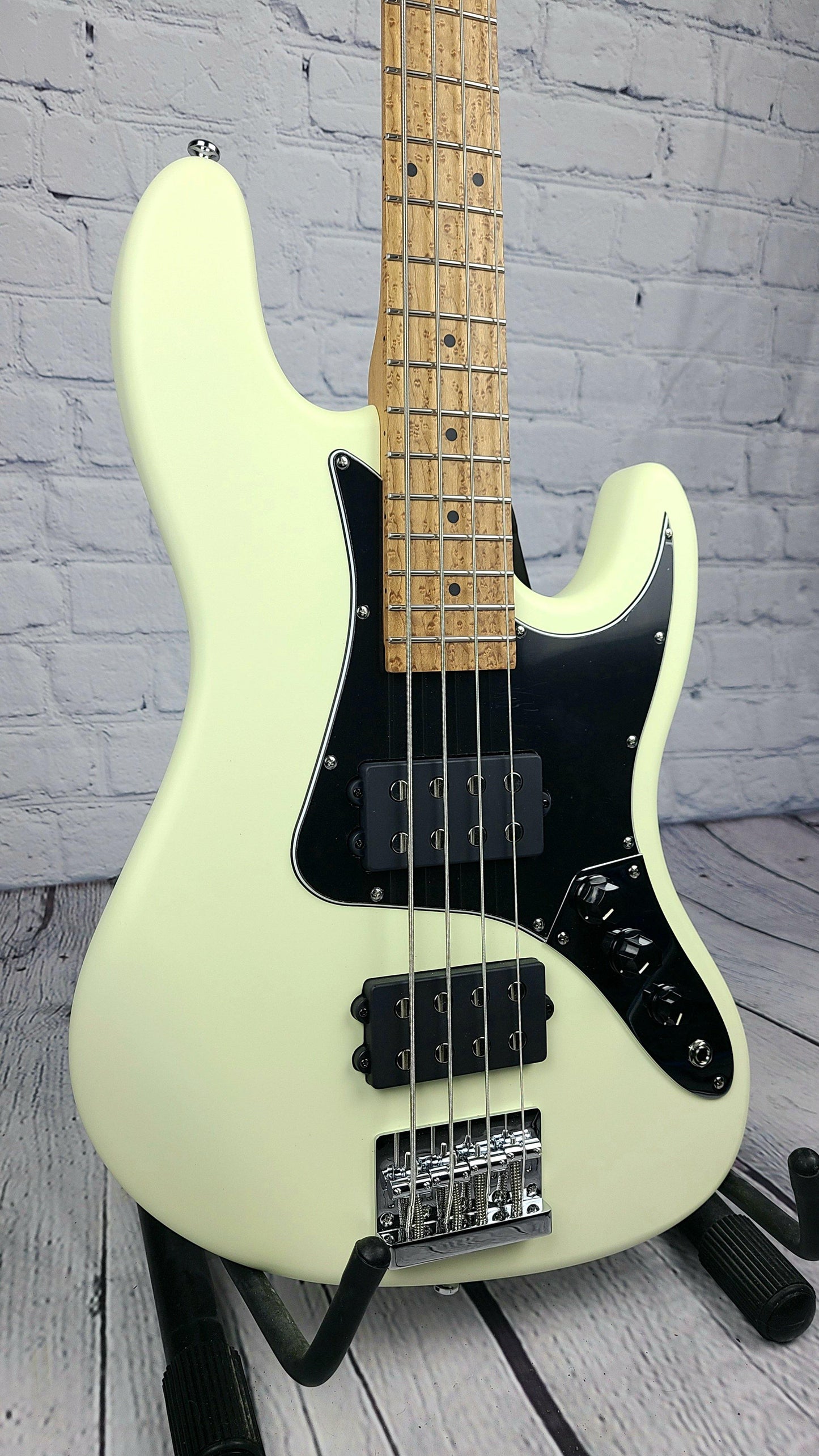 Balaguer Goliath Select Bass - Satin Vintage White w/Roasted Maple Neck - Guitar Brando