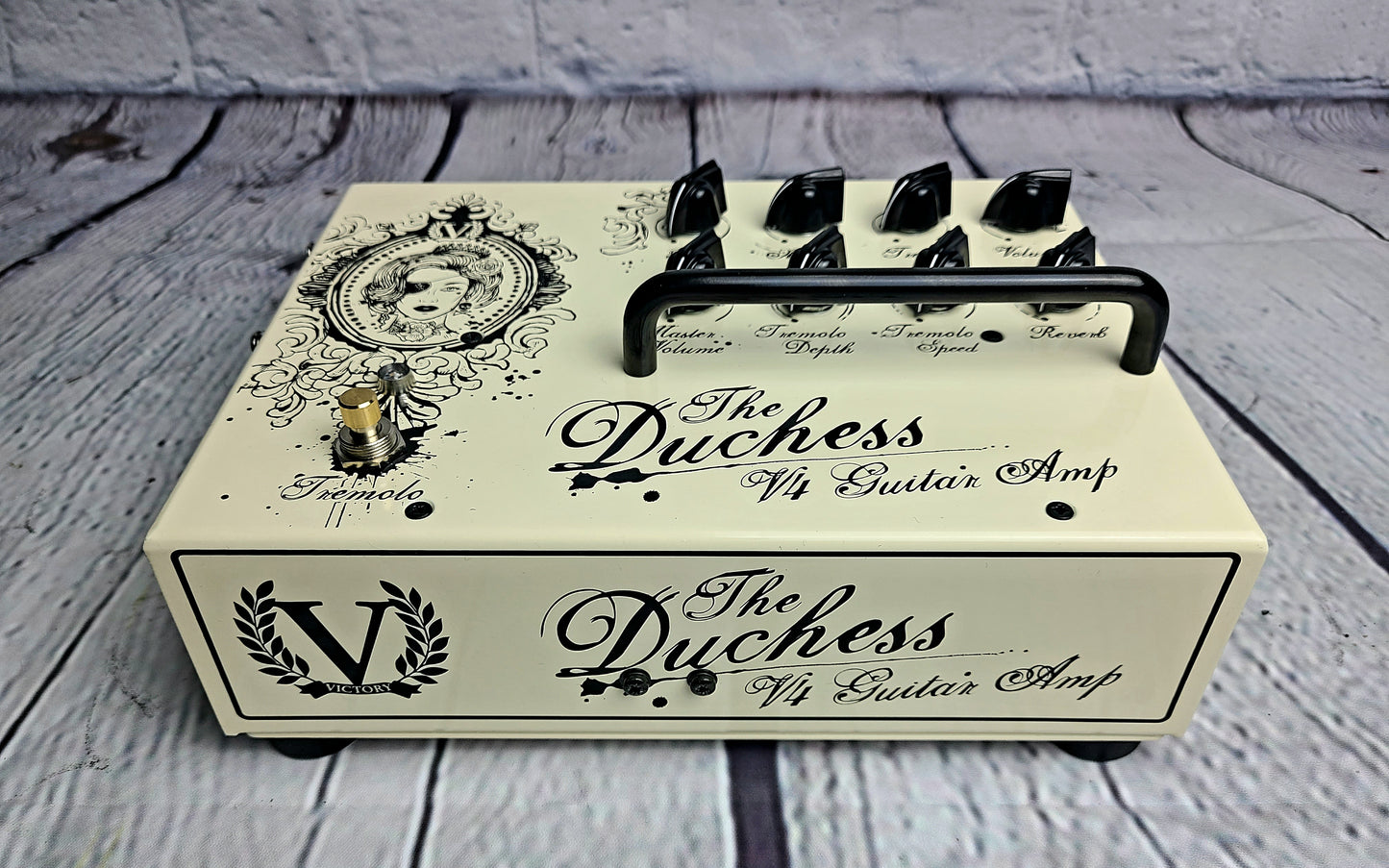 Victory Amplification V4 The Duchess Powered Preamp Pedal