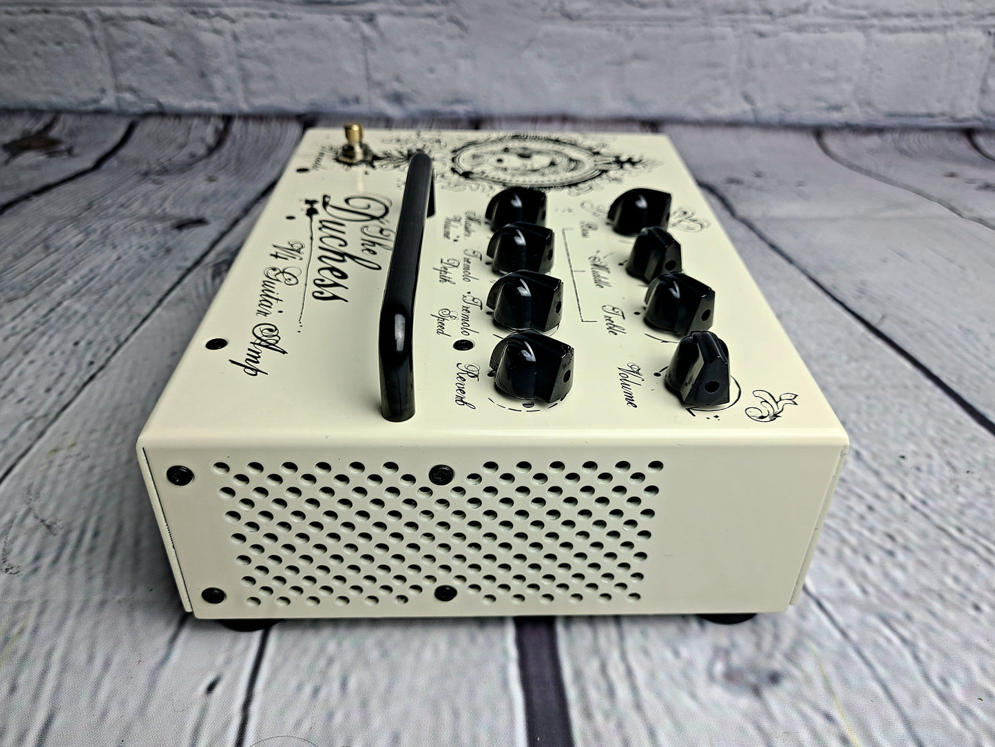 Victory Amplification V4 The Duchess Powered Preamp Pedal