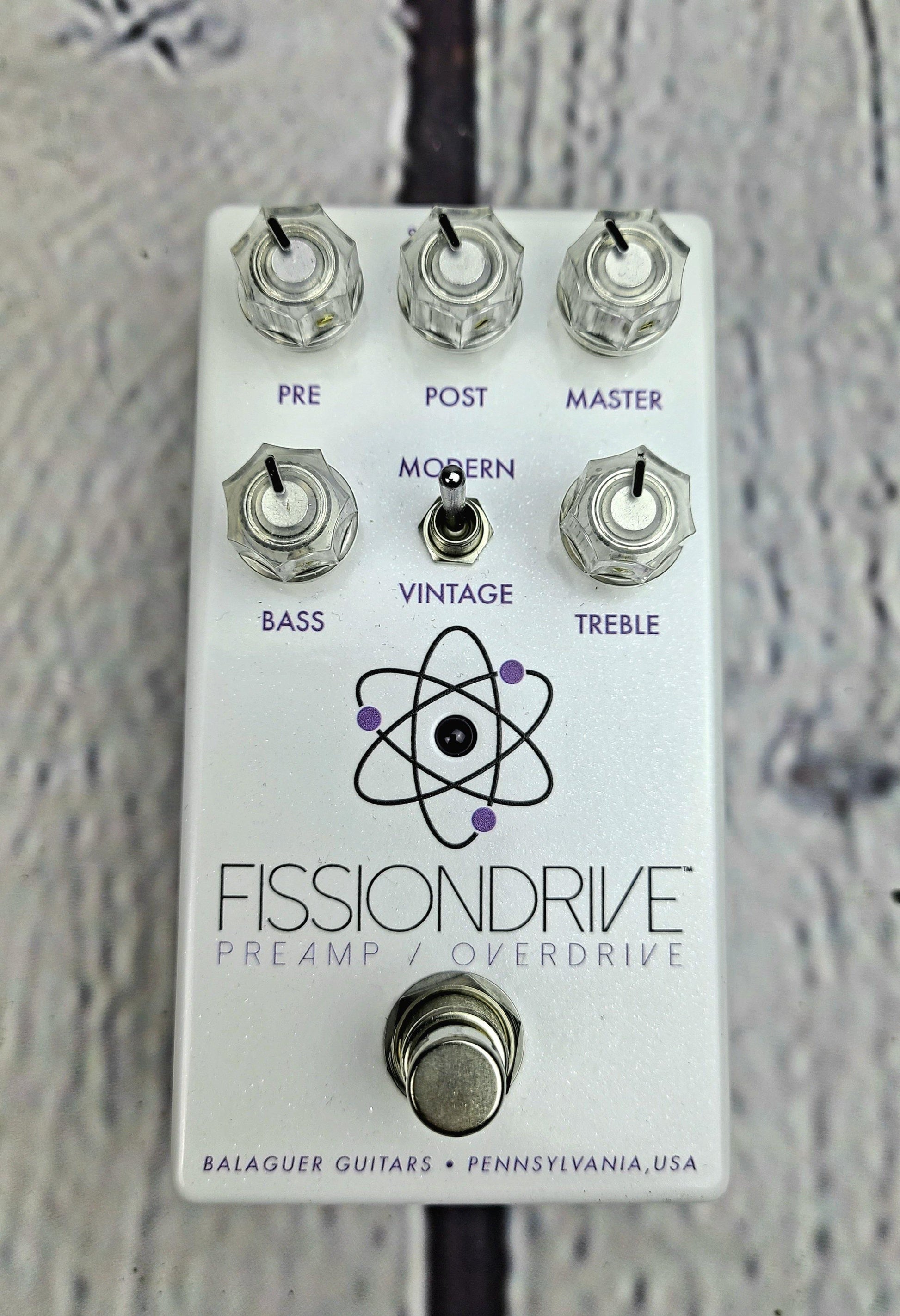 Balaguer Guitars Fission Drive V2 Overdrive Pedal (White) - Guitar Brando