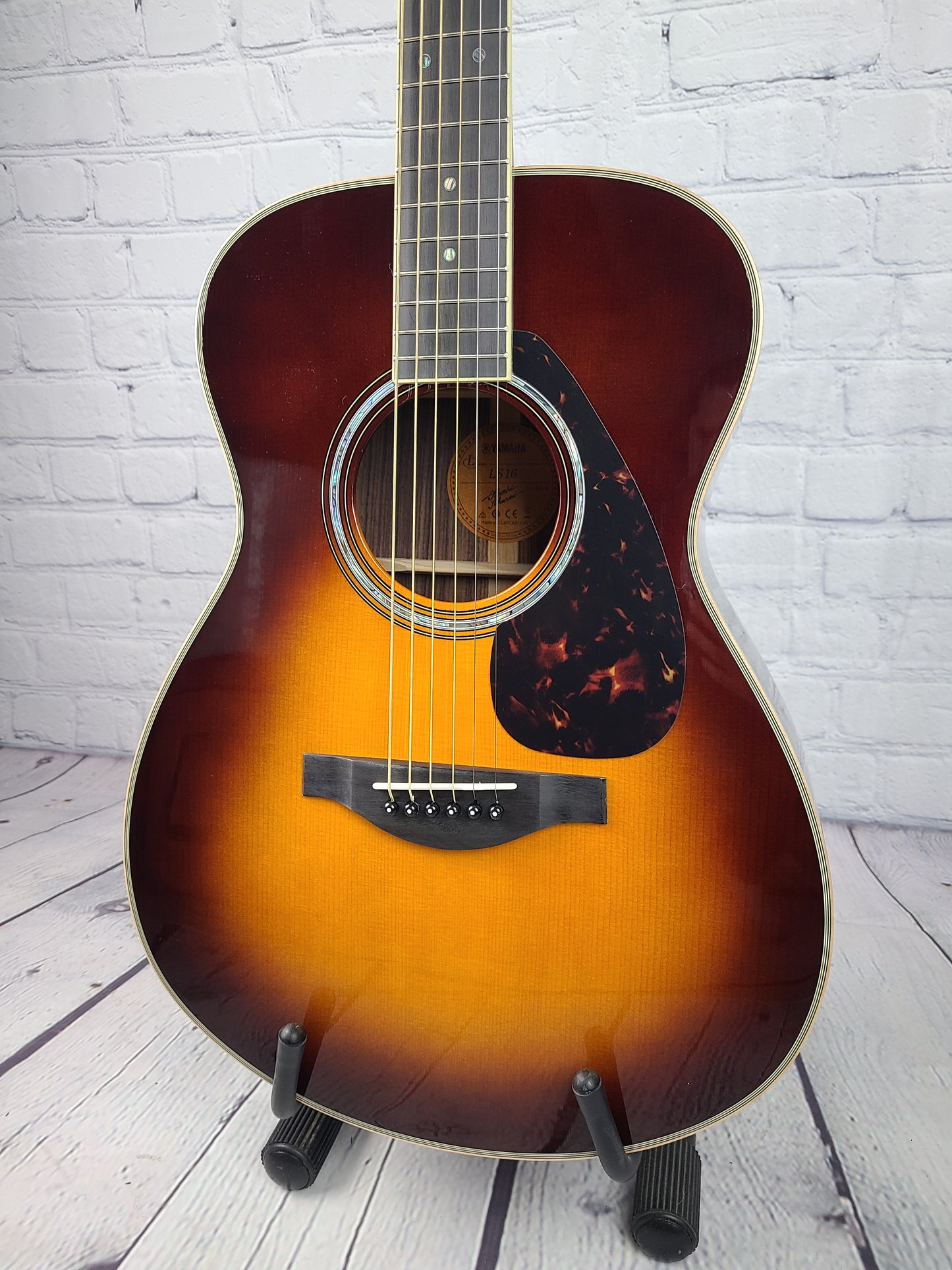 Yamaha LS16ARE Electric Acoustic Guitar Solid Rosewood Brown Sunburst