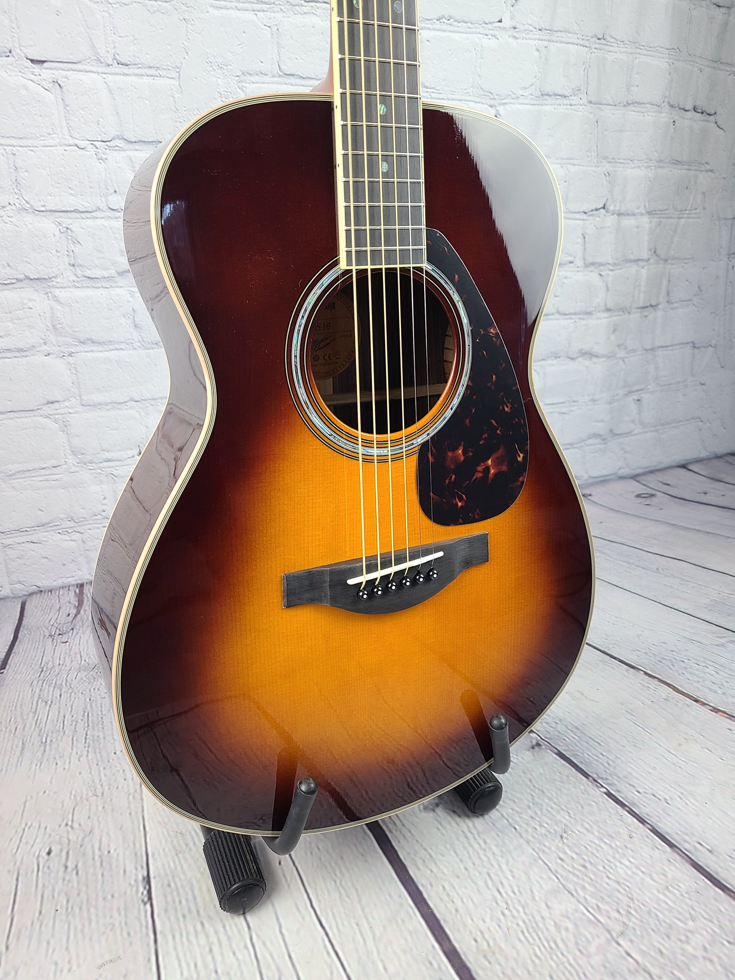 Yamaha LS16ARE Electric Acoustic Guitar Solid Rosewood Brown Sunburst