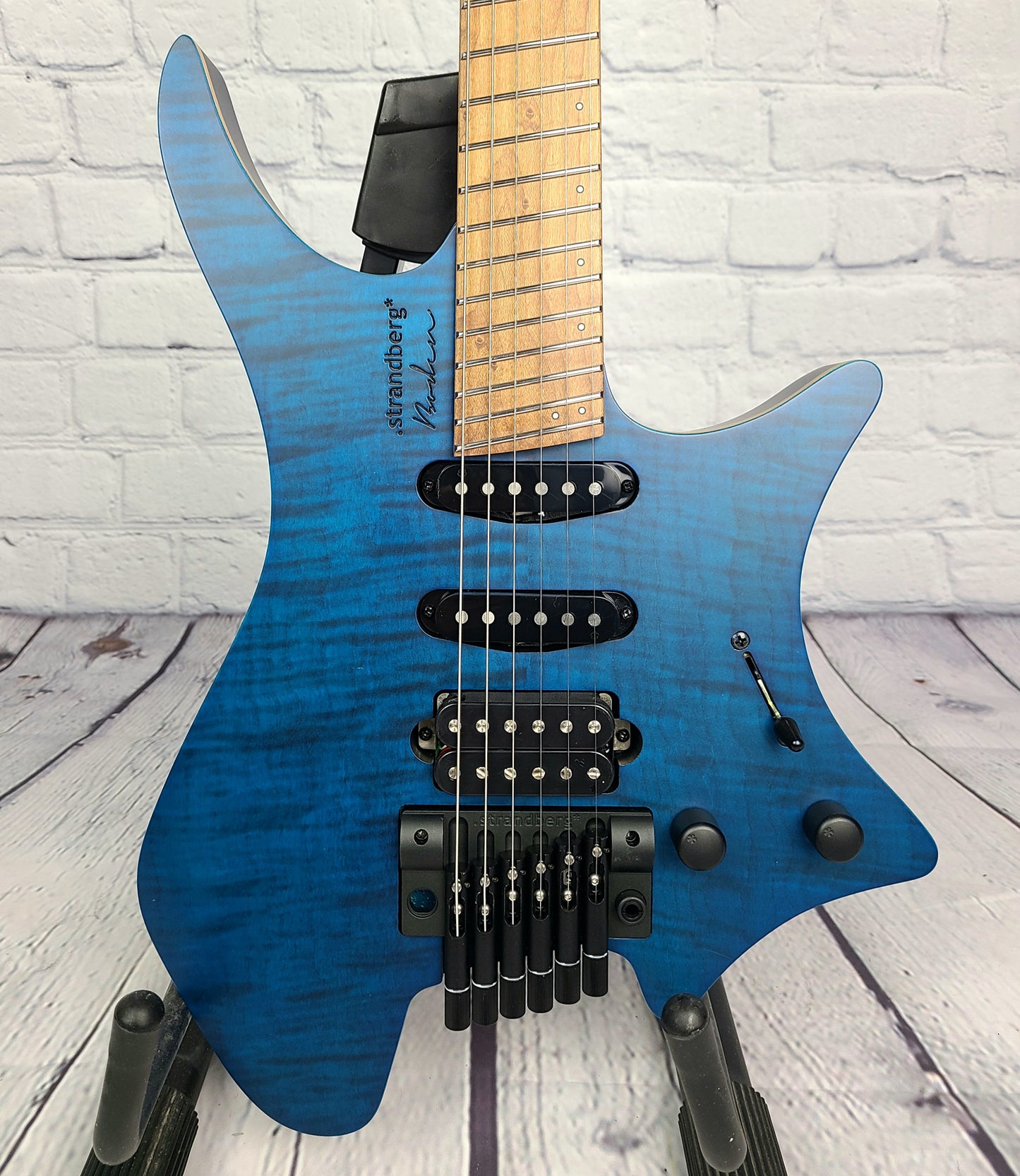 Strandberg Boden Standard 6 Trem Flame Maple - Trans Blue