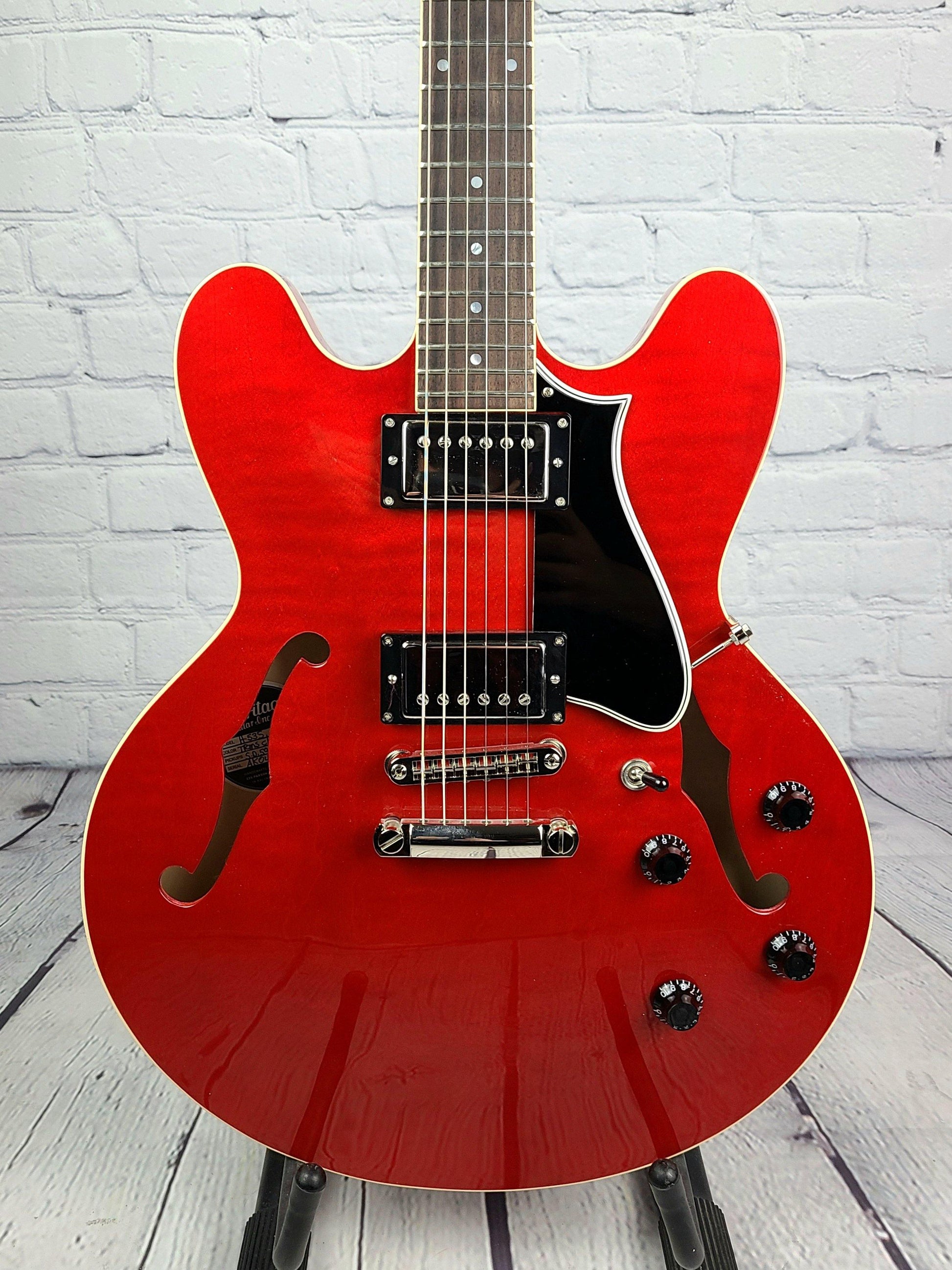 Heritage Guitars H-535 Red Close up