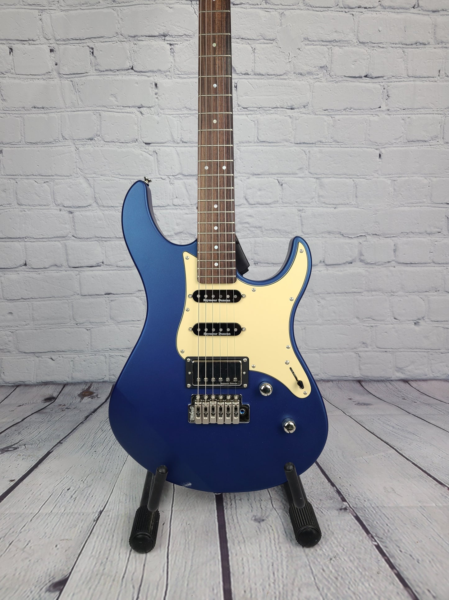 Yamaha Pacifica PAC612VIIX Electric Guitar Matte Silk Blue