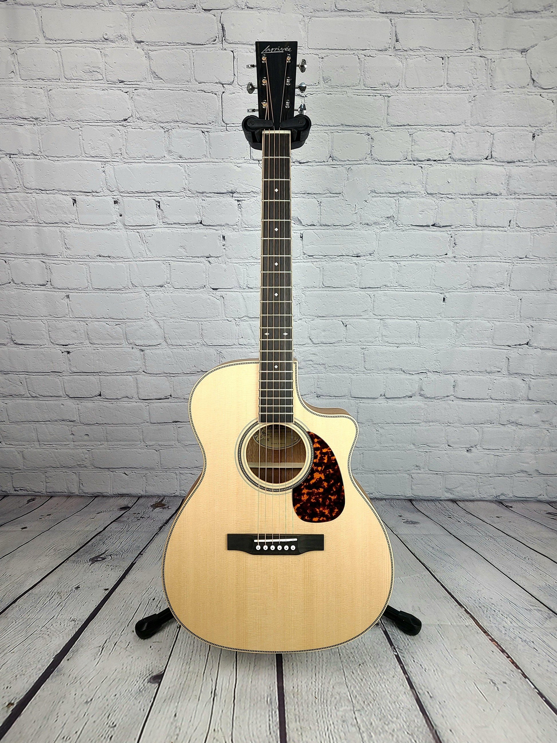 Larrivee OMV-40 Mahogany Cutaway Acoustic Electric Stage Pro Elements - Guitar Brando