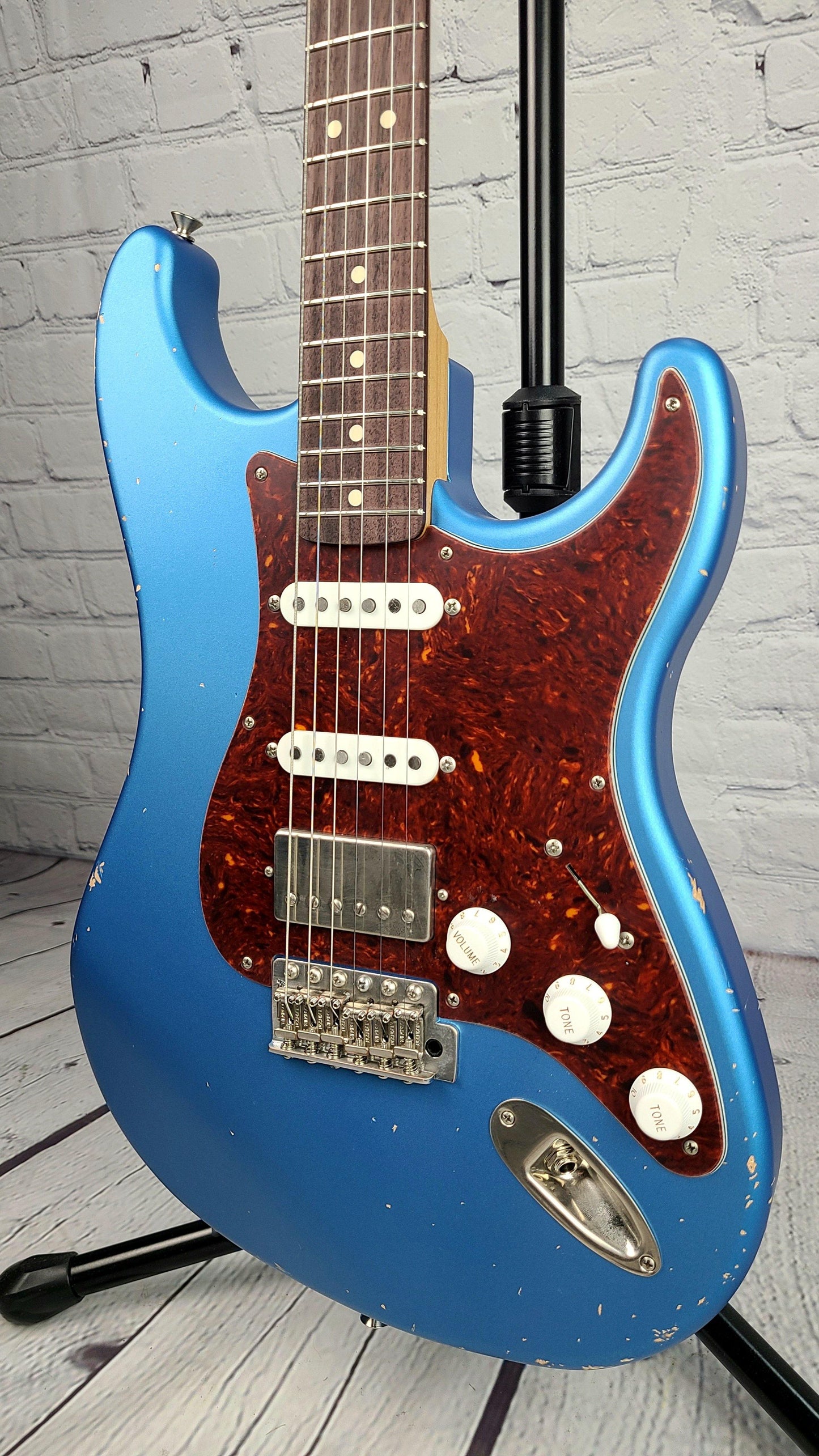 LSL Instruments Saticoy One B HSS Lake Placid Blue Roasted Maple Neck - Guitar Brando