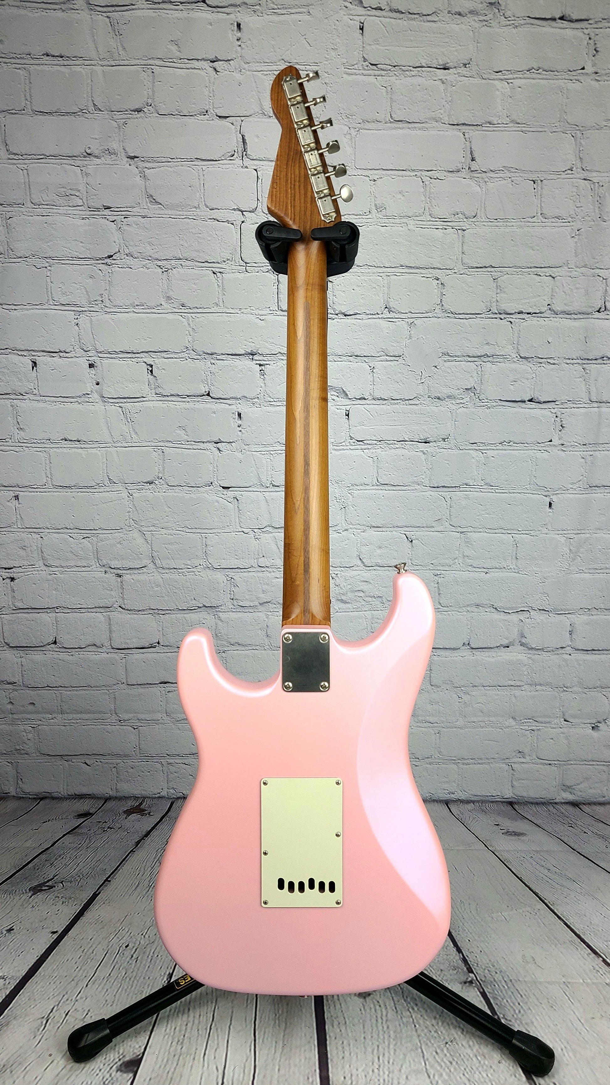 LSL Instruments Saticoy One B HSS Ice Pink Roasted Maple Neck - Guitar Brando