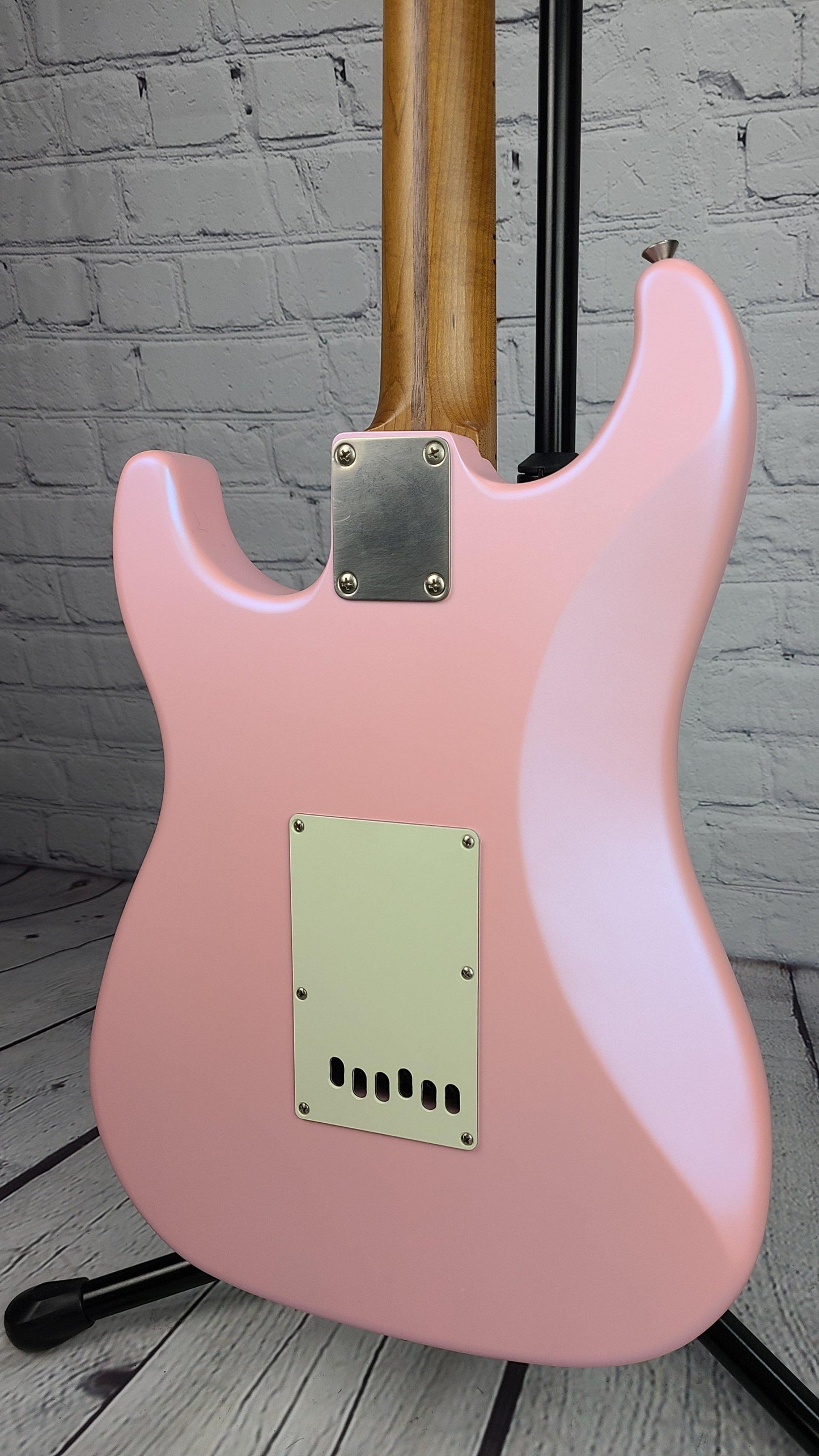 LSL Instruments Saticoy One B HSS Ice Pink Roasted Maple Neck - Guitar Brando