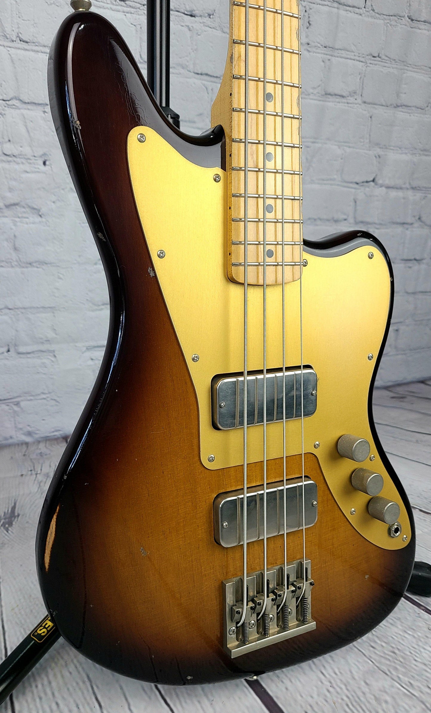 Fano Oltre JM4 Bass Guitar Tobacco Burst Gold Anodized Pickguard USA Made - Guitar Brando