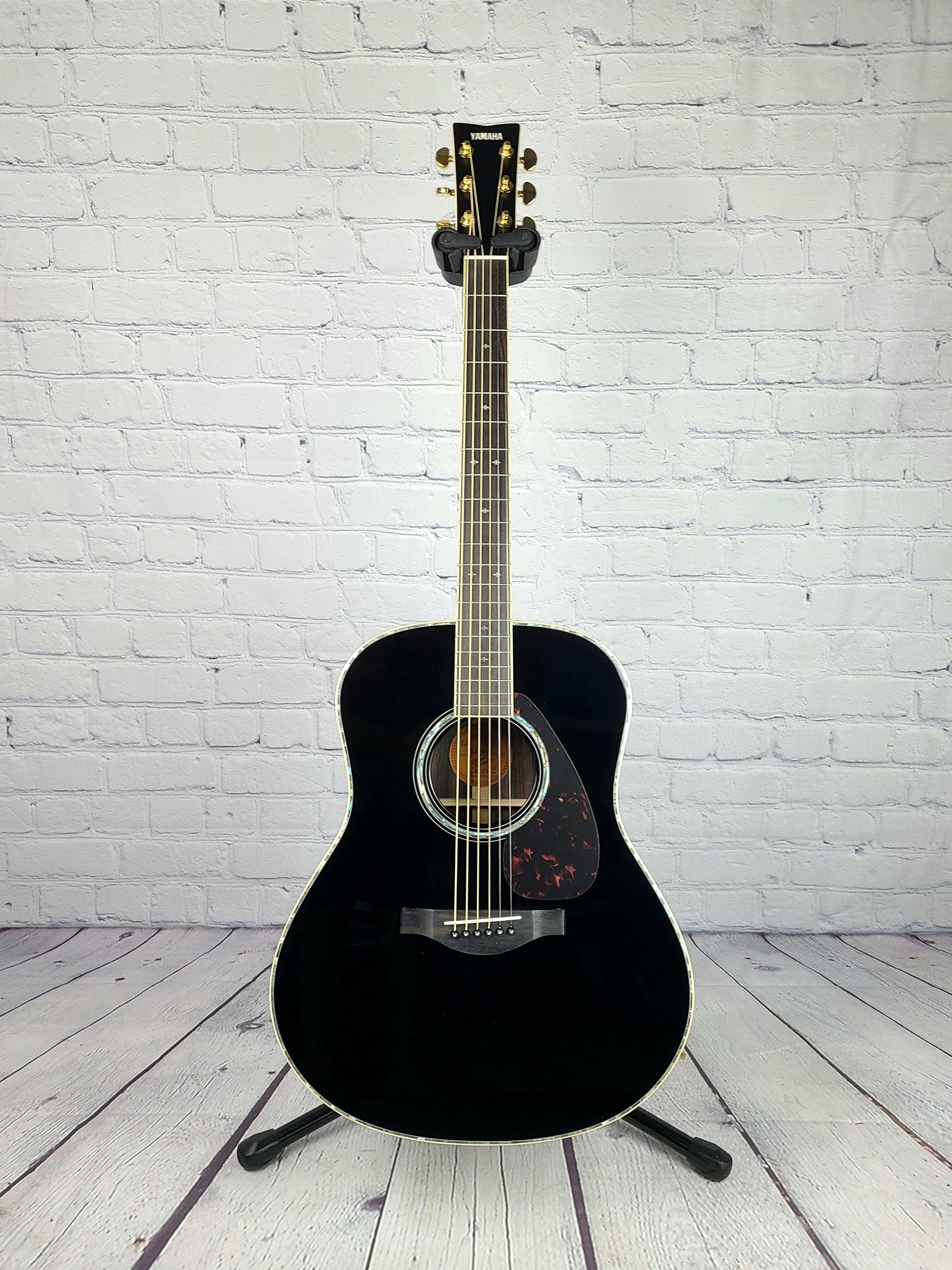 Yamaha LL16D Deluxe Solid Rosewood Electric Acoustic Gloss Black - Guitar Brando