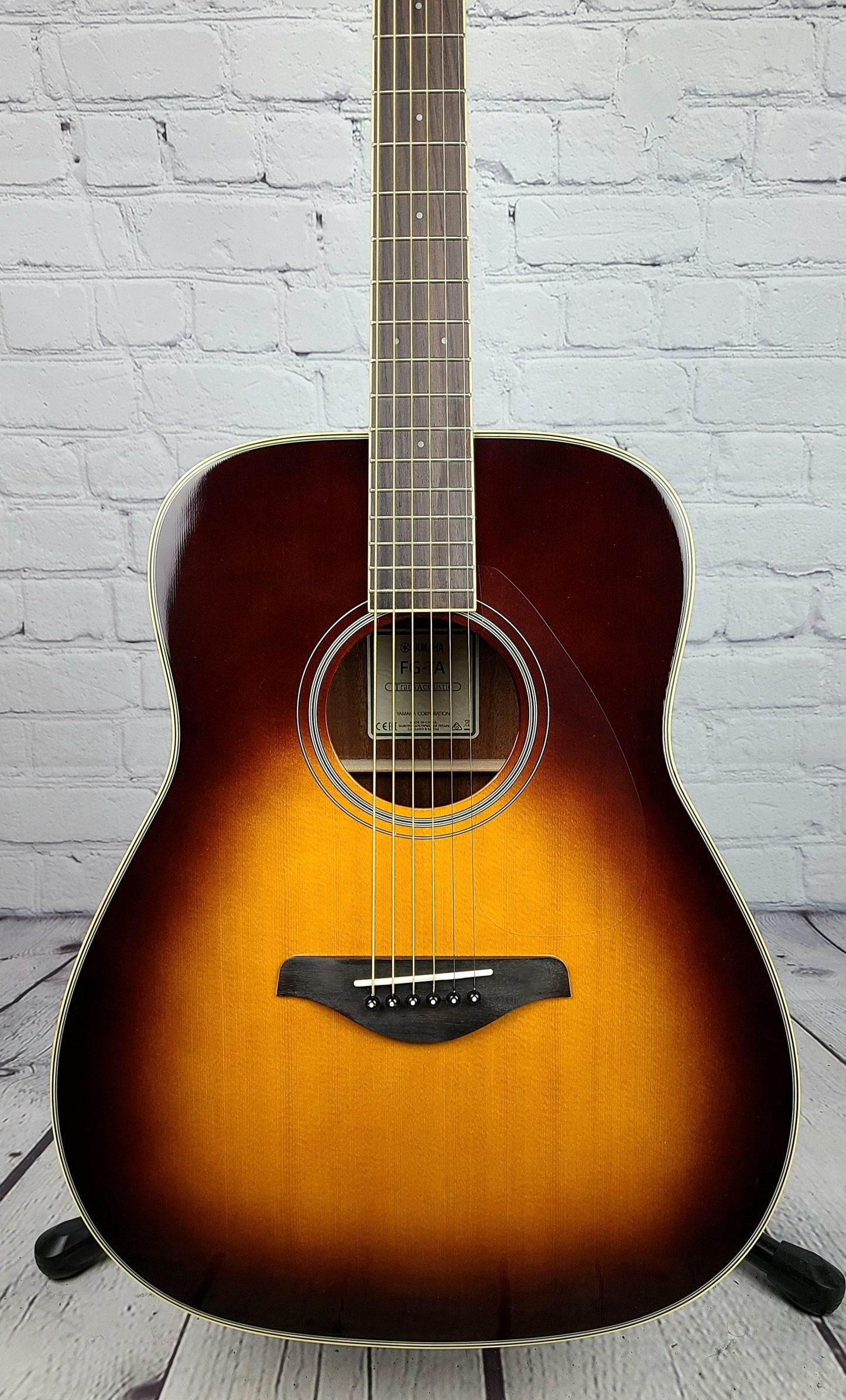 Yamaha FGTA BS TransAcoustic Acoustic Guitar Brown Sunburst - Guitar Brando