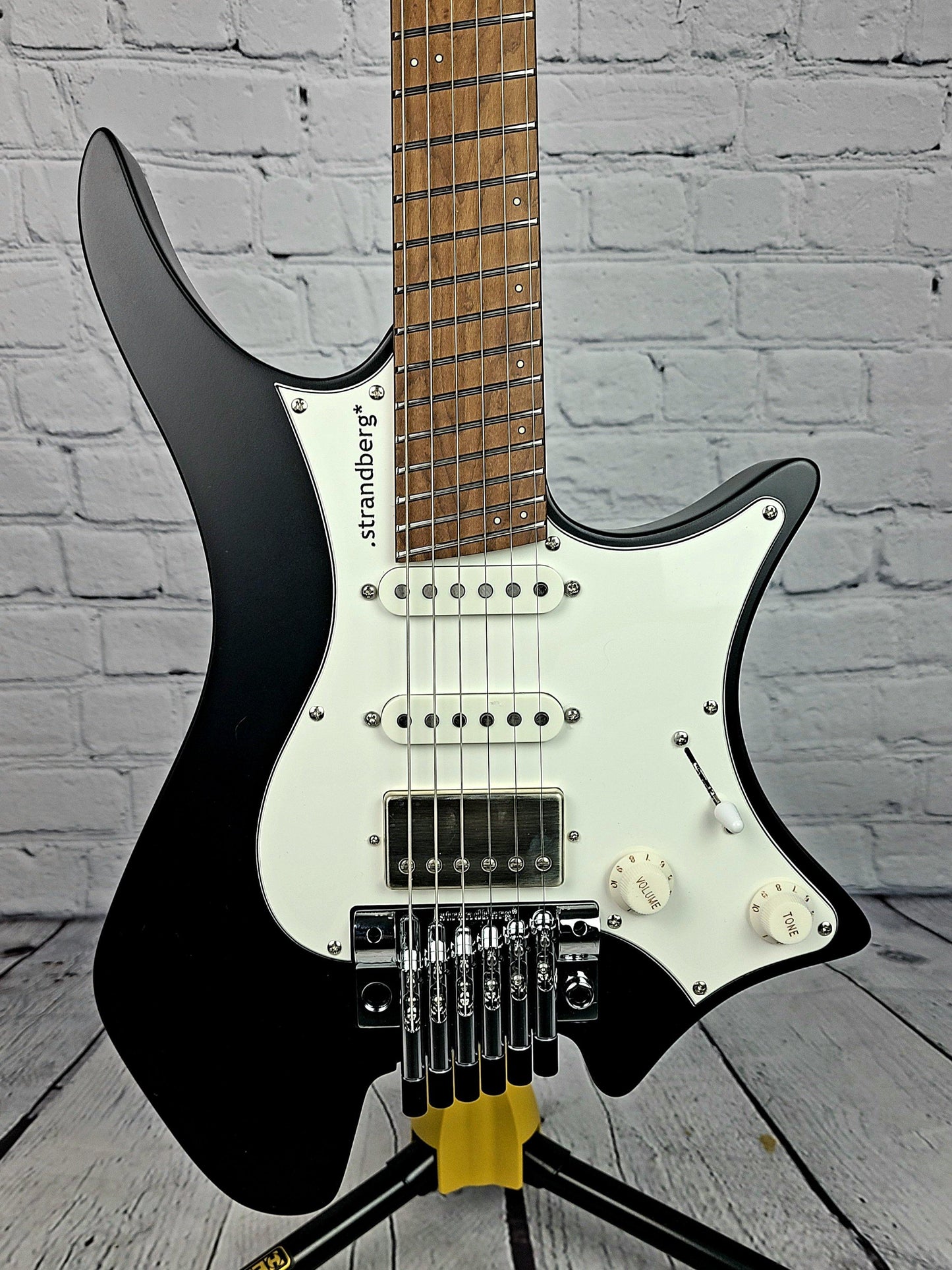 Strandberg Boden Classic 6 Tremolo Svarten LE Limited Edition 100pc Worldwide (C2106038) - Guitar Brando