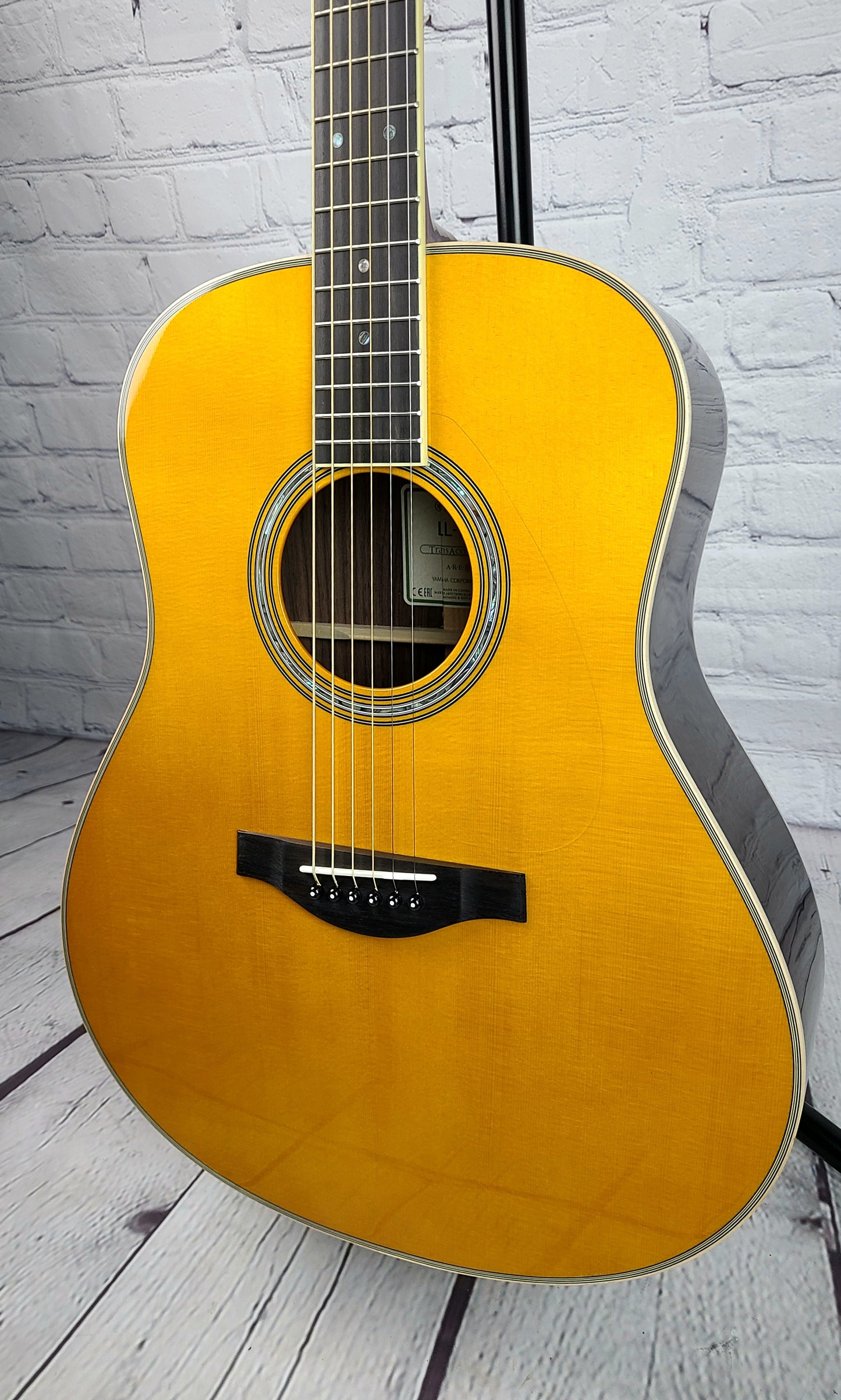 Yamaha LLTA VT TransAcoustic Acoustic Guitar Vintage Tint