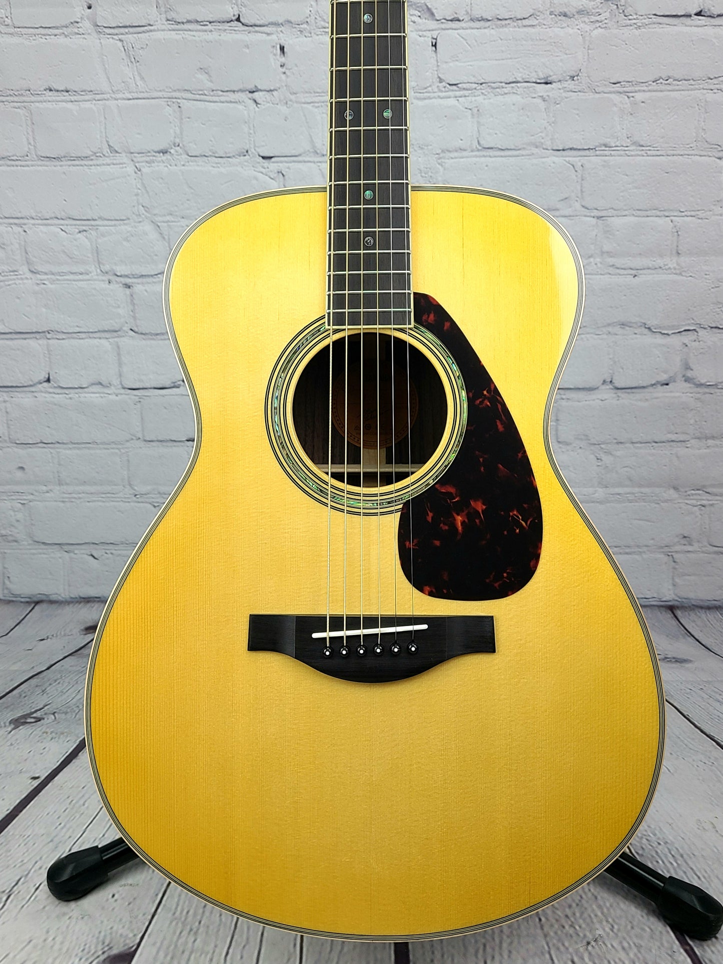 Yamaha LS16ARE Electric Acoustic Guitar Vintage Tint Solid Rosewood