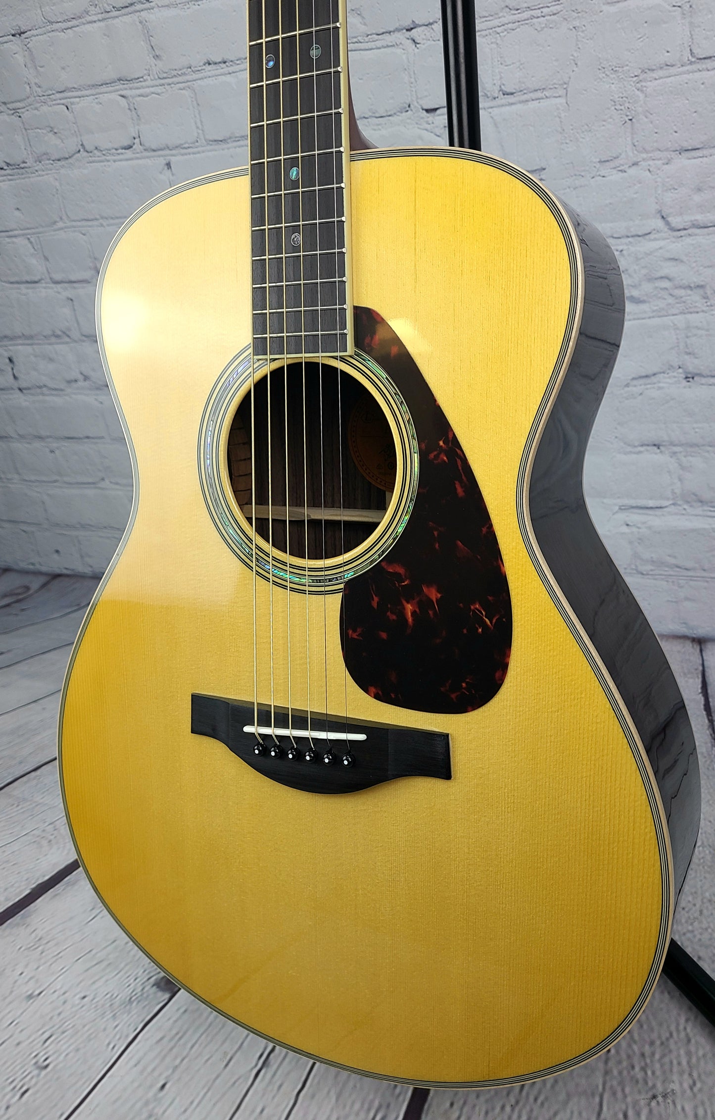 Yamaha LS16ARE Electric Acoustic Guitar Vintage Tint Solid Rosewood